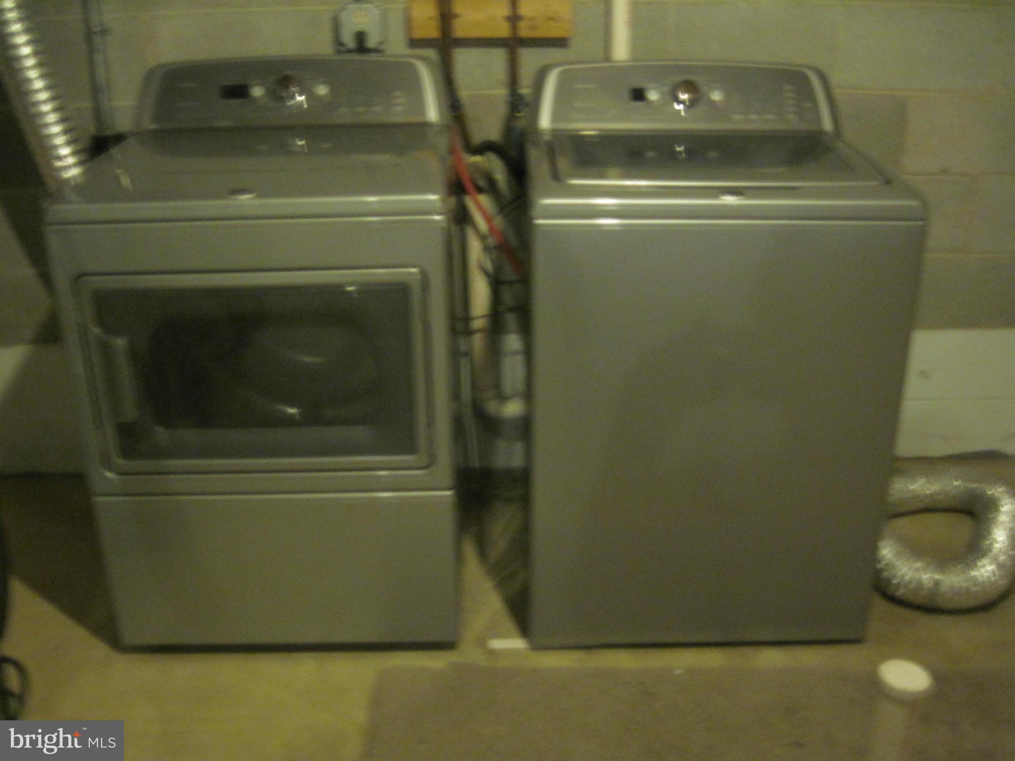 GREENVIEW WEST - Residential Lease