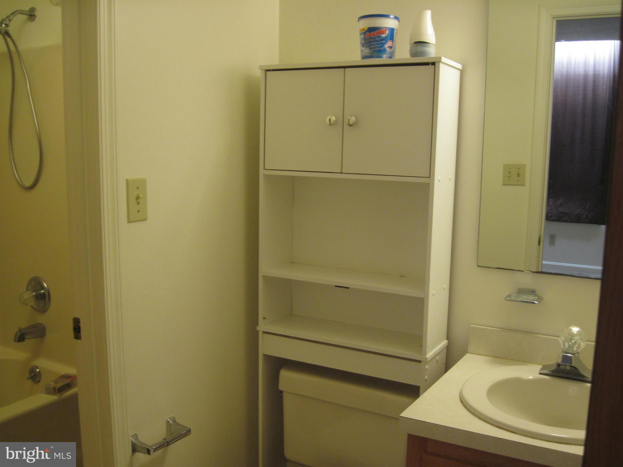 GREENVIEW WEST - Residential Lease