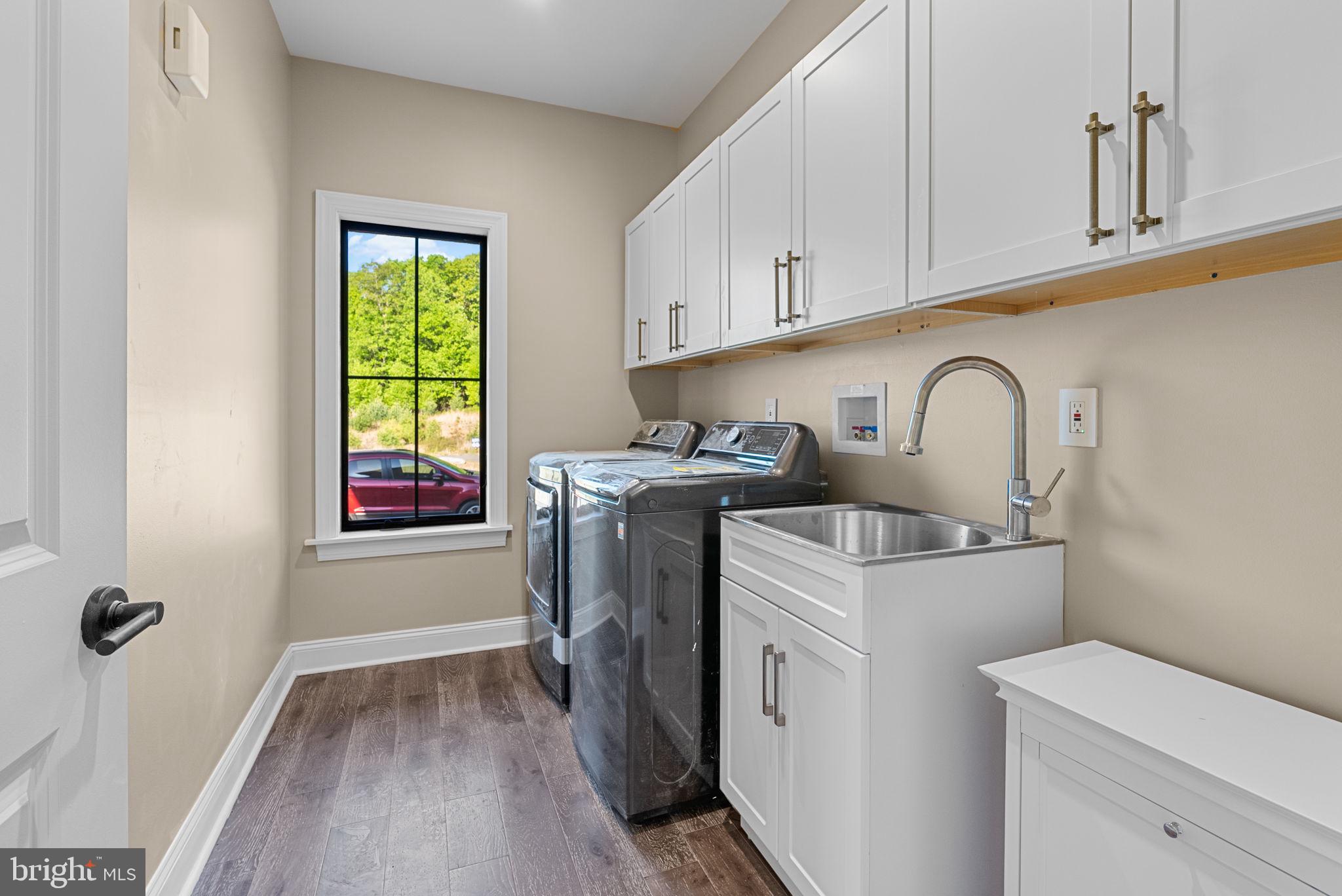 BIG BOULDER LAKE - Residential