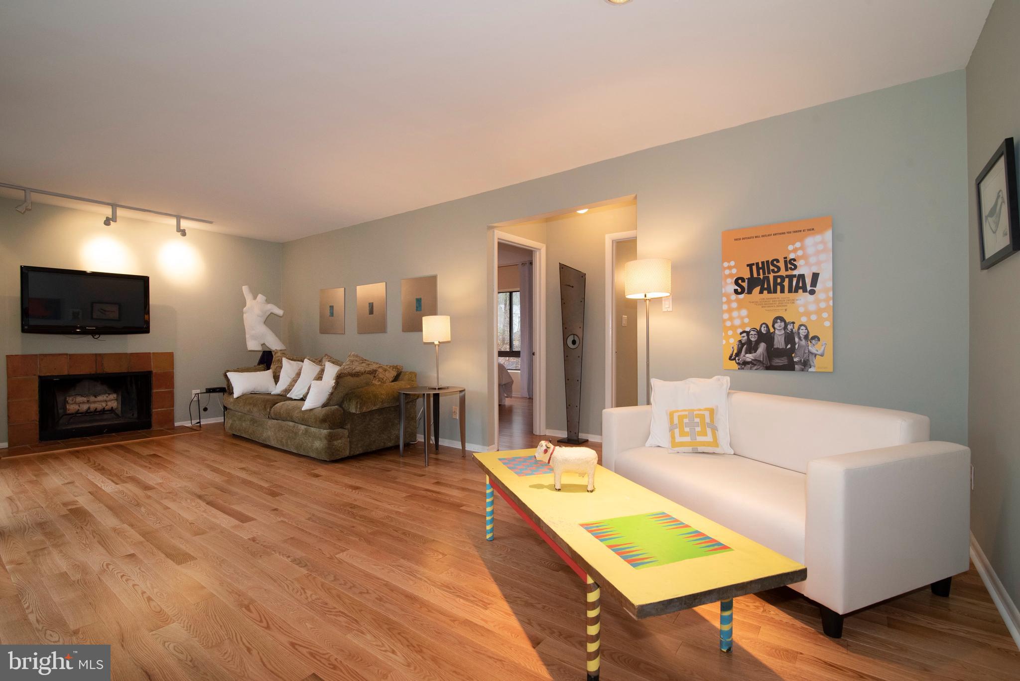 RESTON - Residential