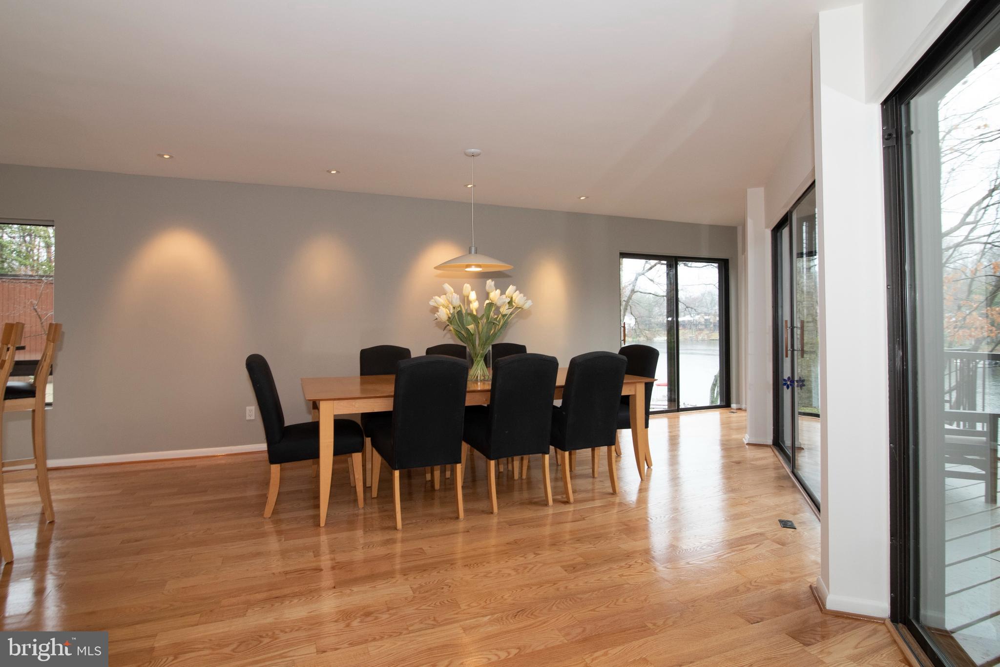 RESTON - Residential