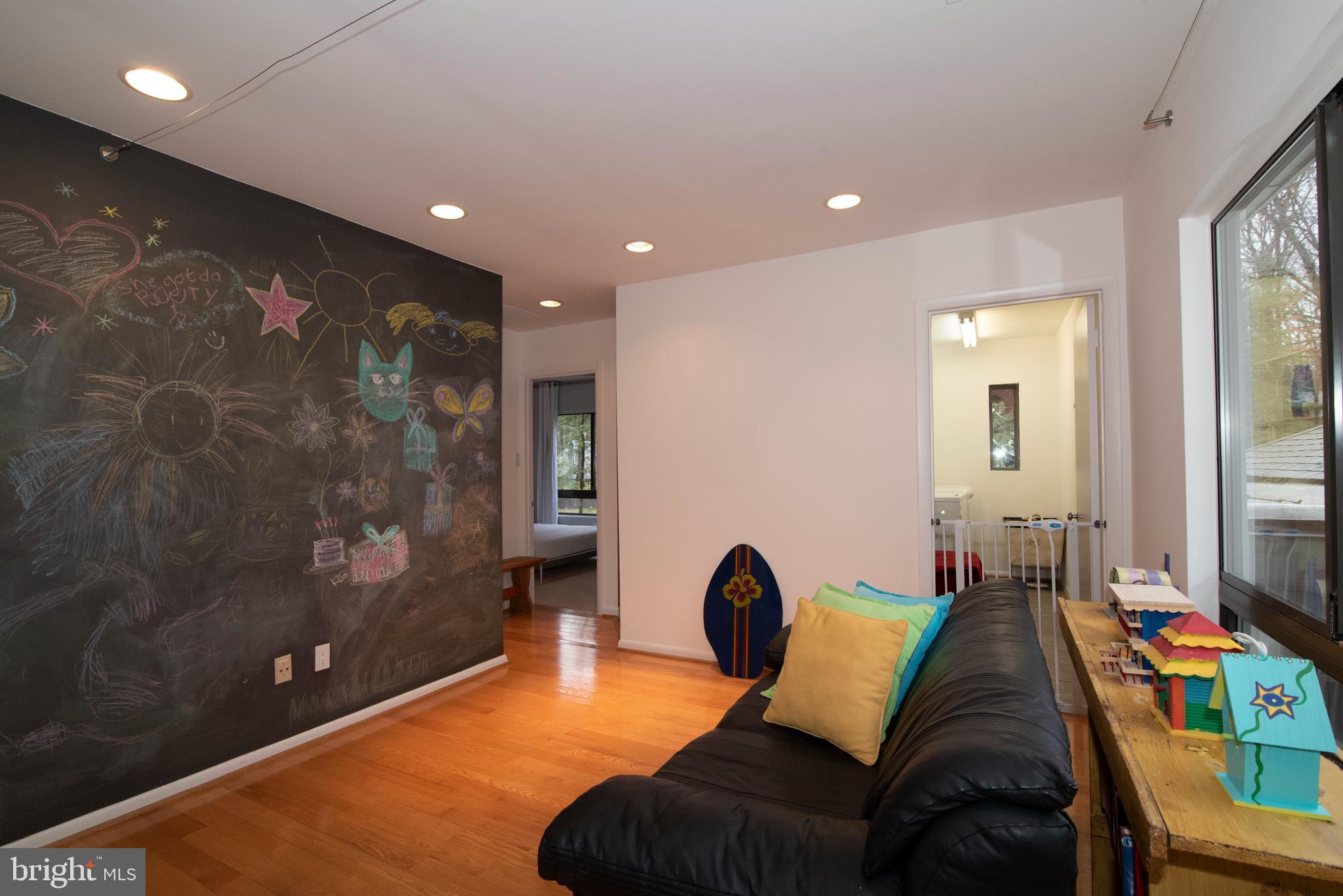 RESTON - Residential