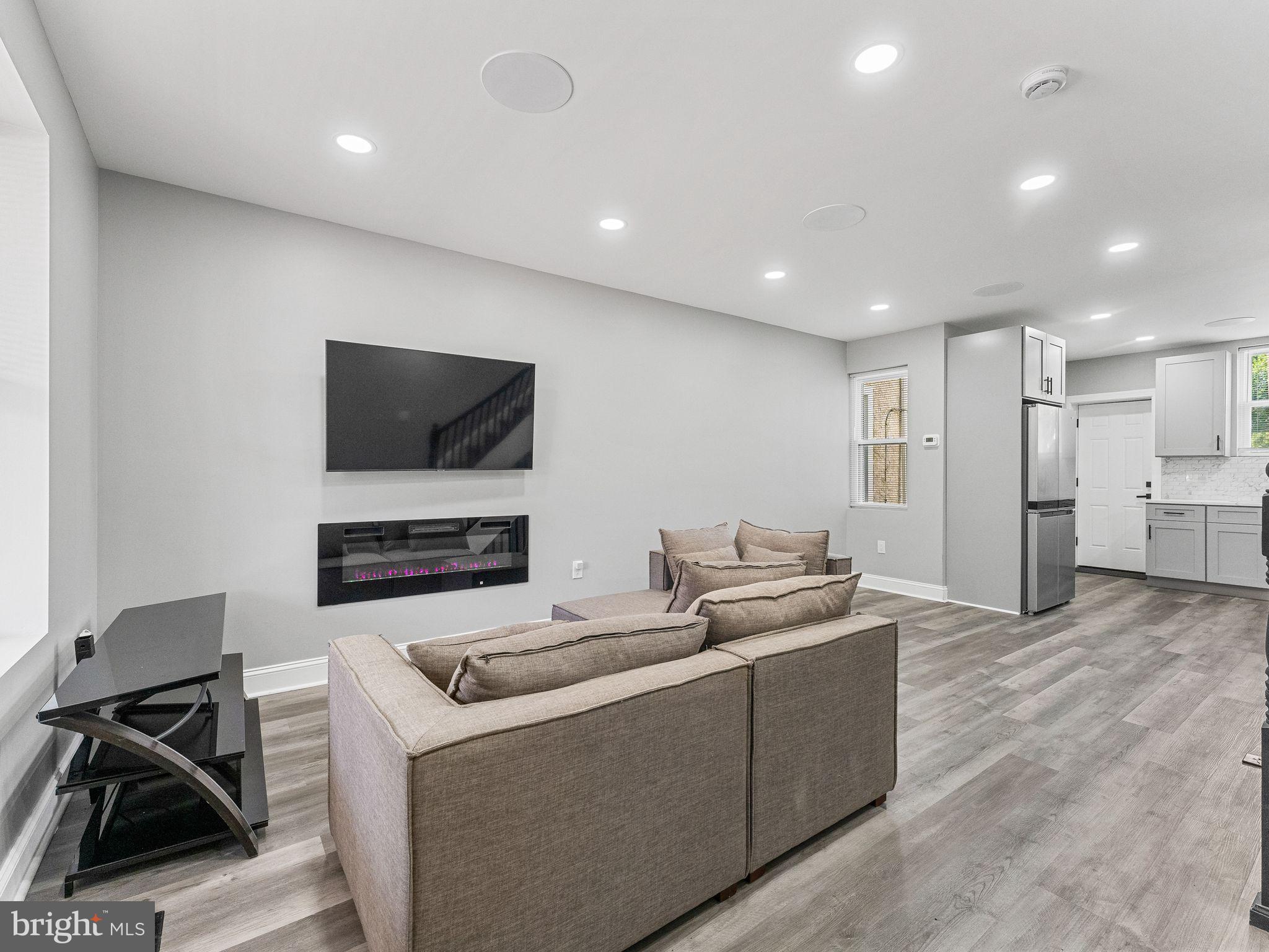 1226 W 9TH STREET