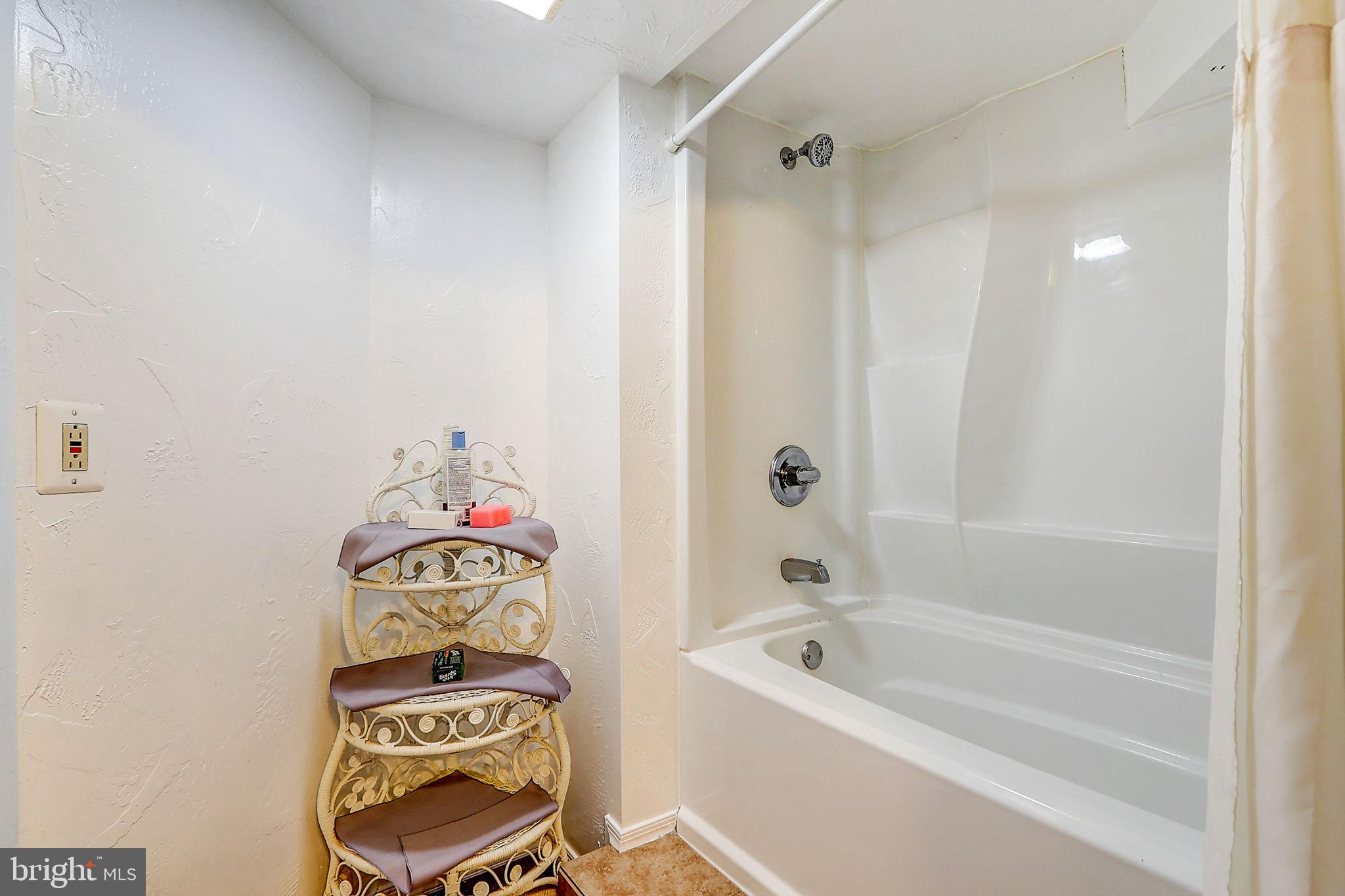 VIRGINIA HILLS - Residential