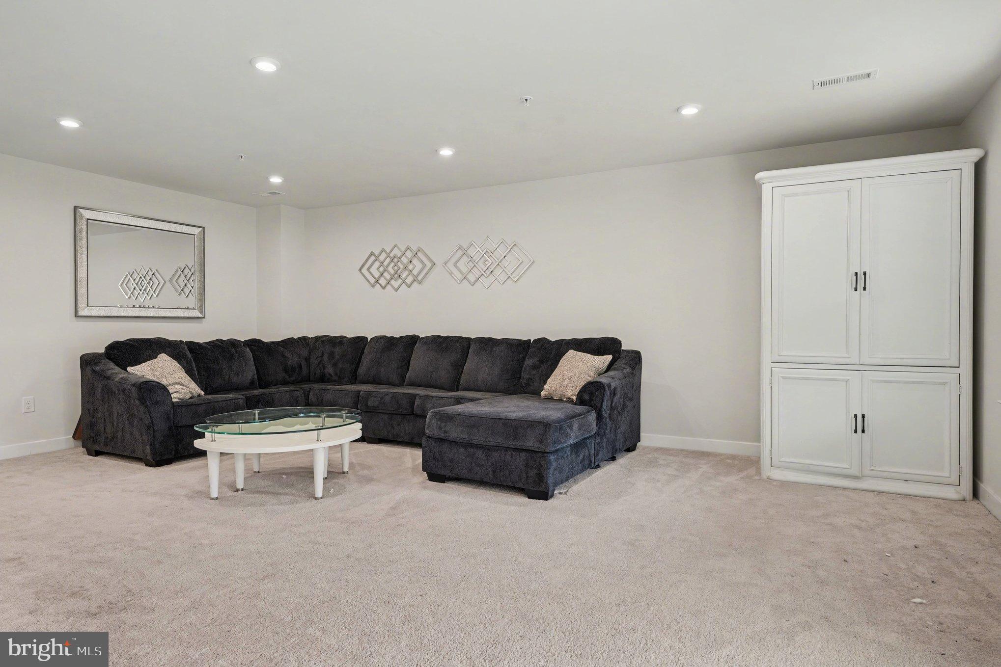 211 SUGAR MAPLE SQUARE