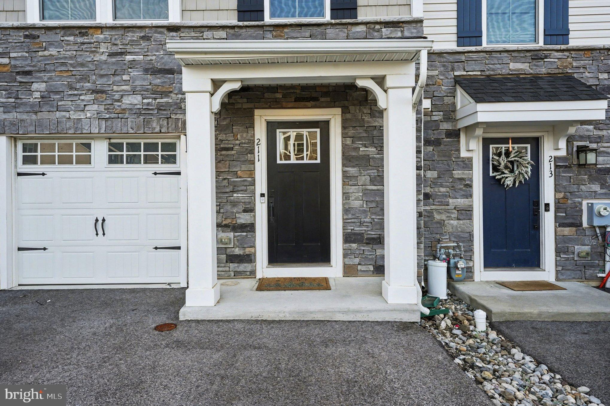 211 SUGAR MAPLE SQUARE
