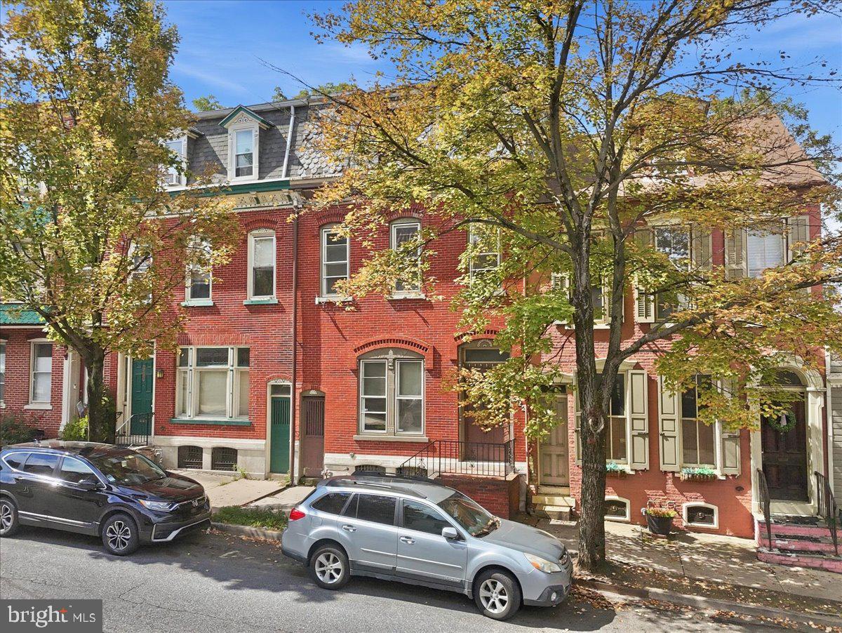 322 N 8TH STREET