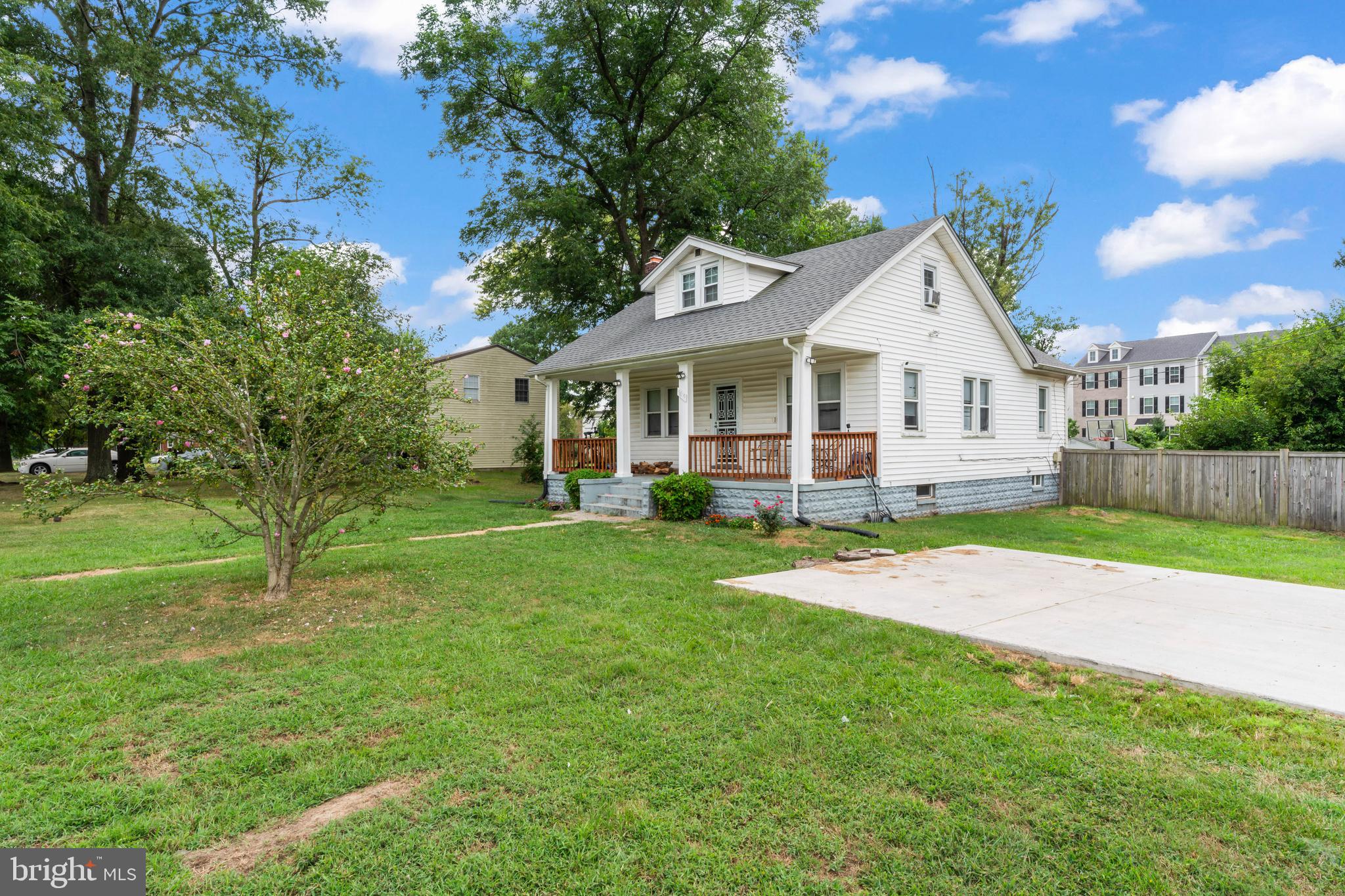 5815 ROBIN LANE