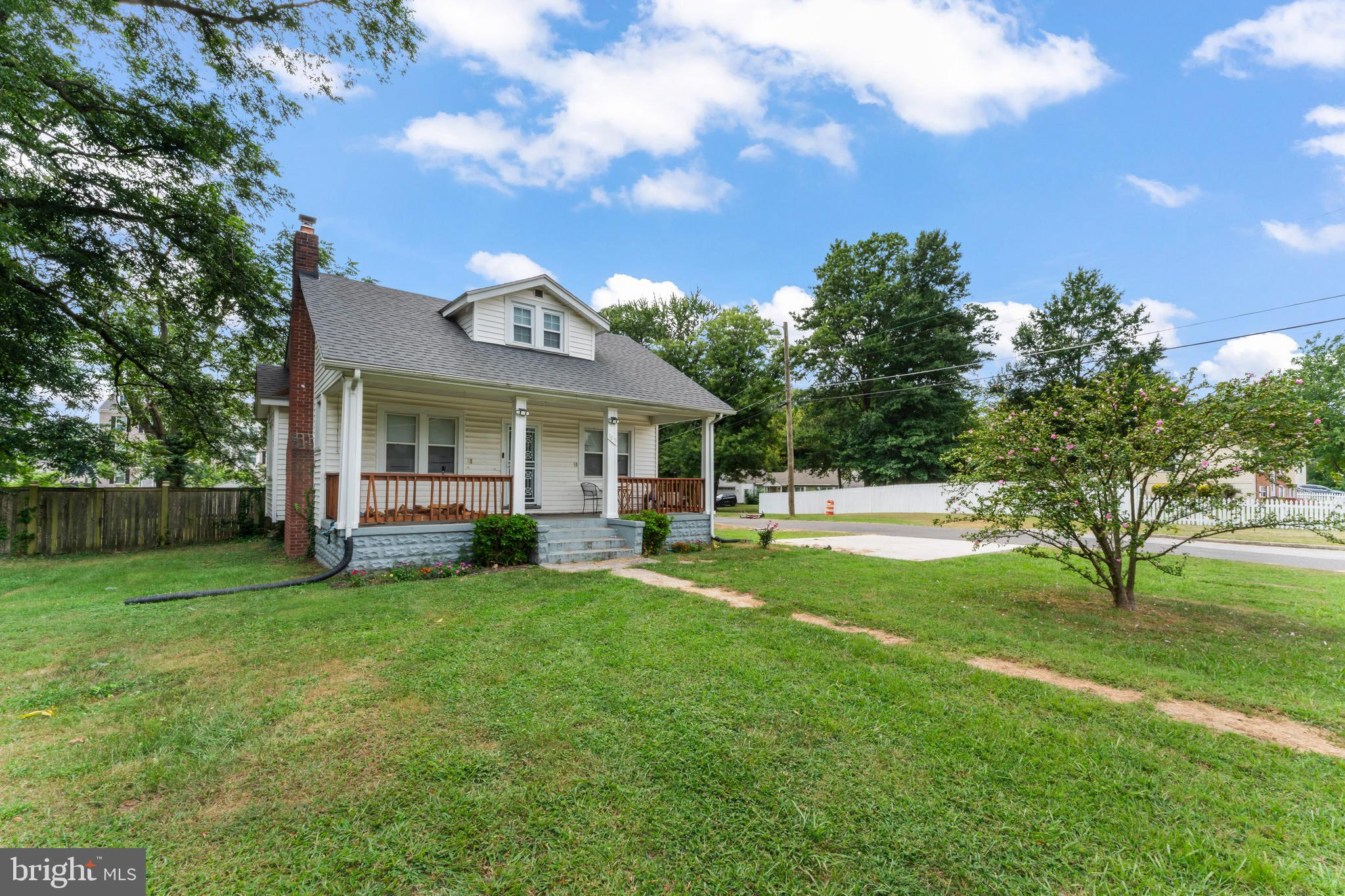 5815 ROBIN LANE