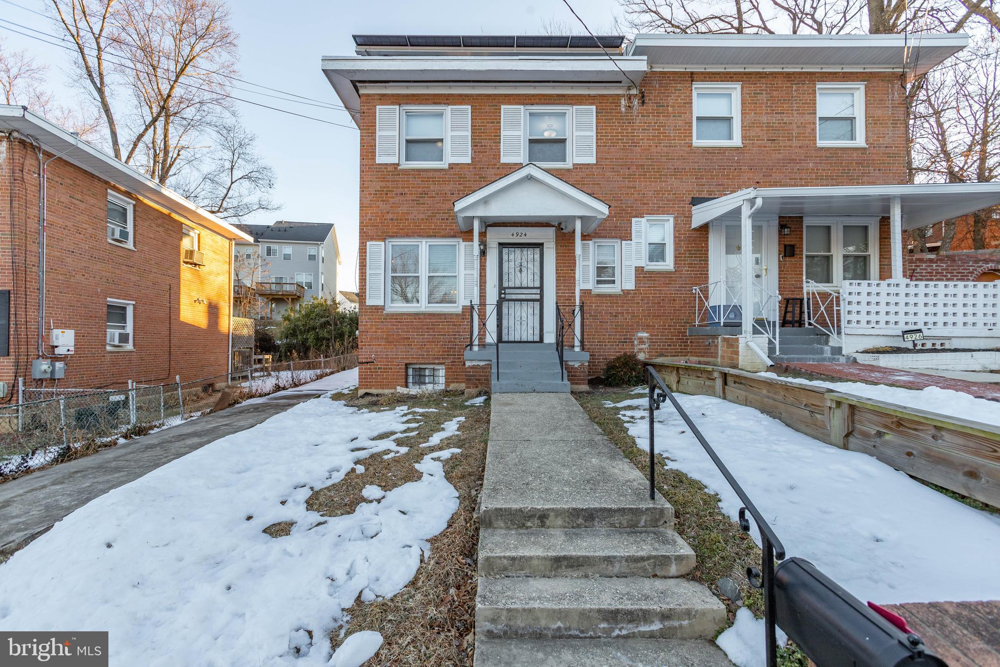 4924 MAURY PLACE