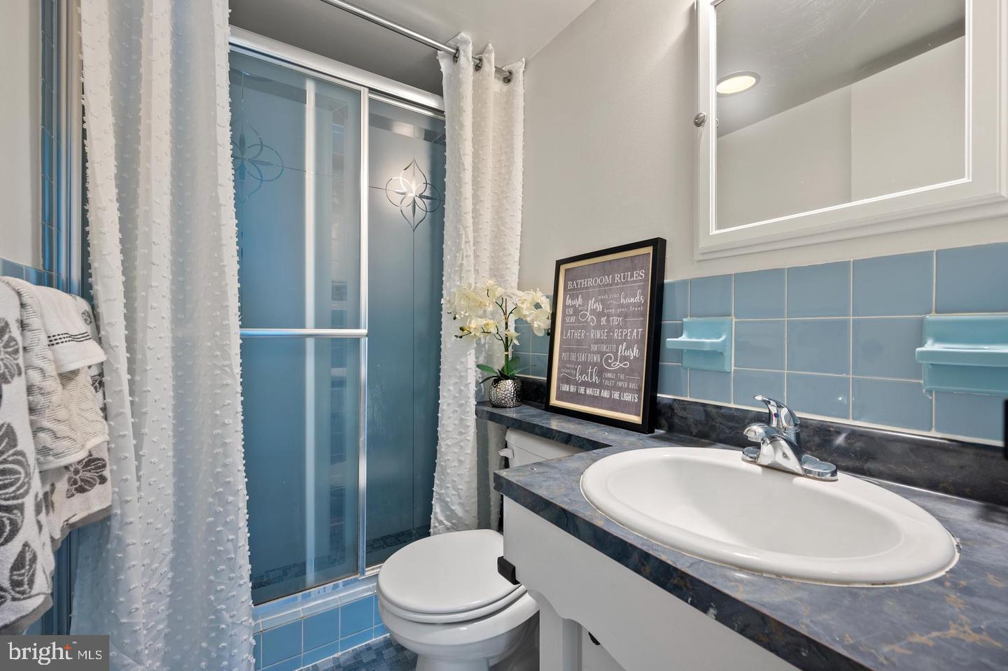 UNIVERSITY TOWERS CODM - Residential Lease