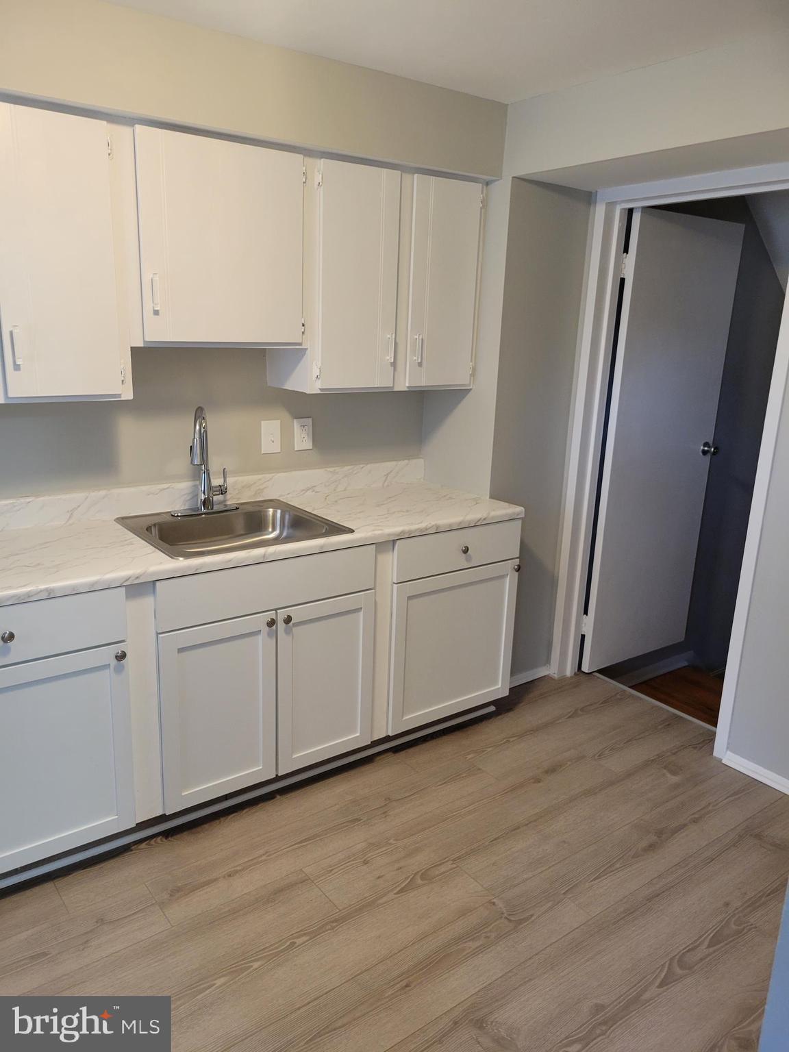 HAWTHORNE - Residential Lease