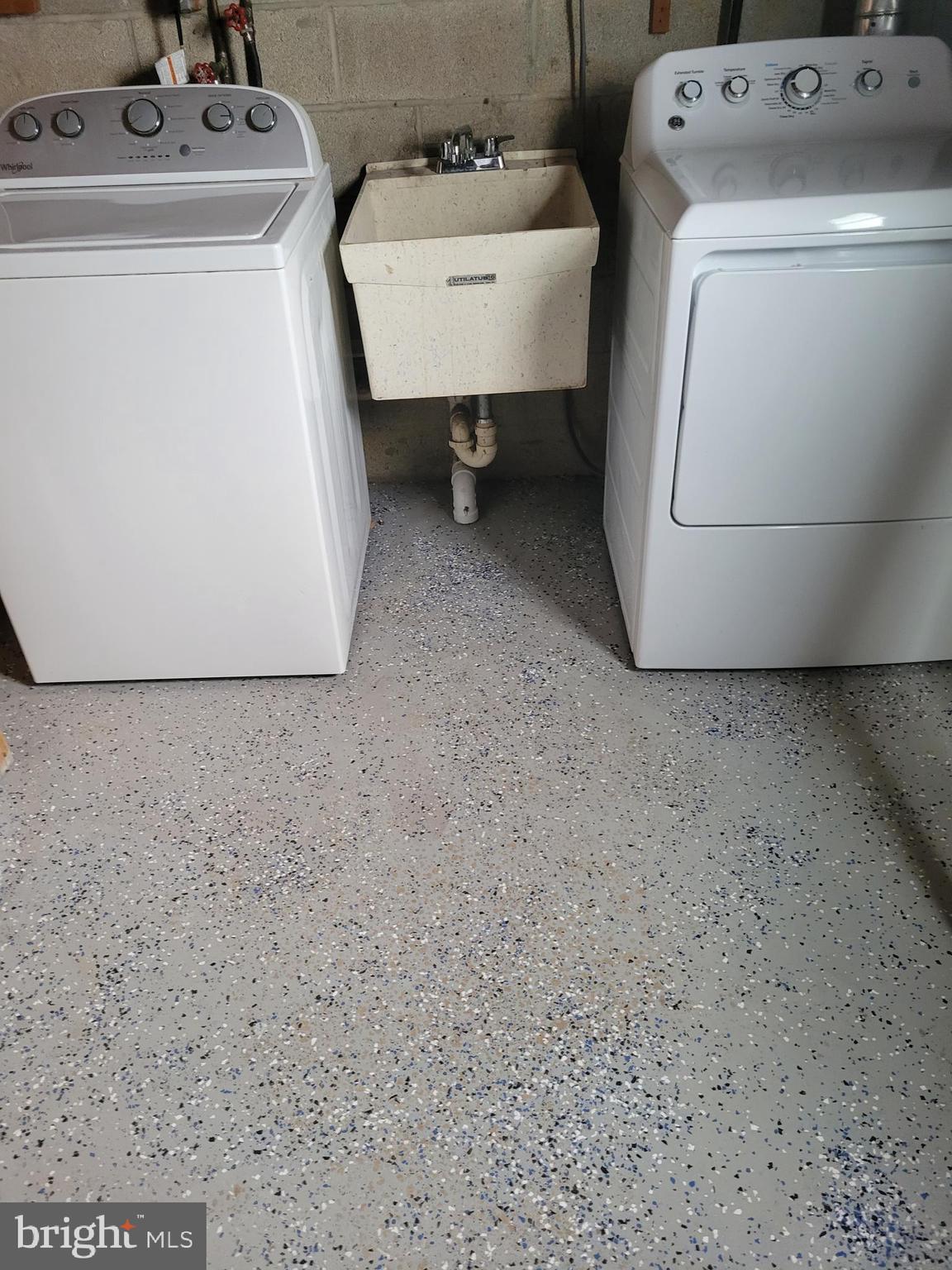 HAWTHORNE - Residential Lease