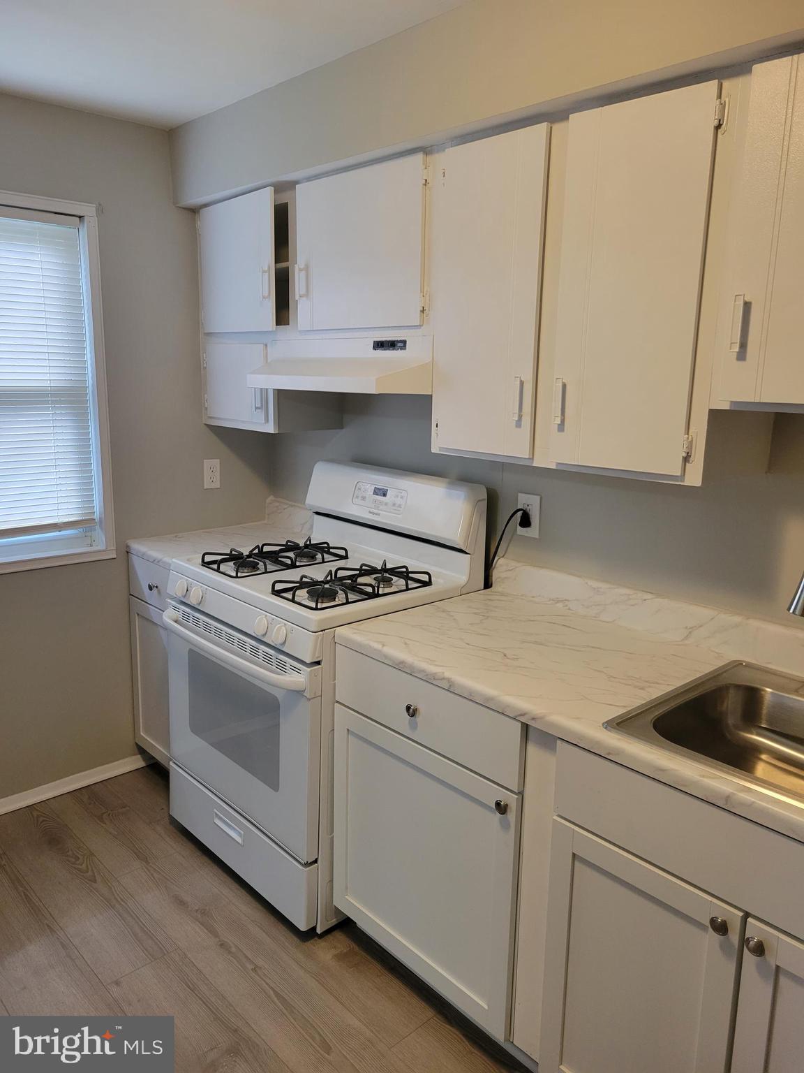 HAWTHORNE - Residential Lease