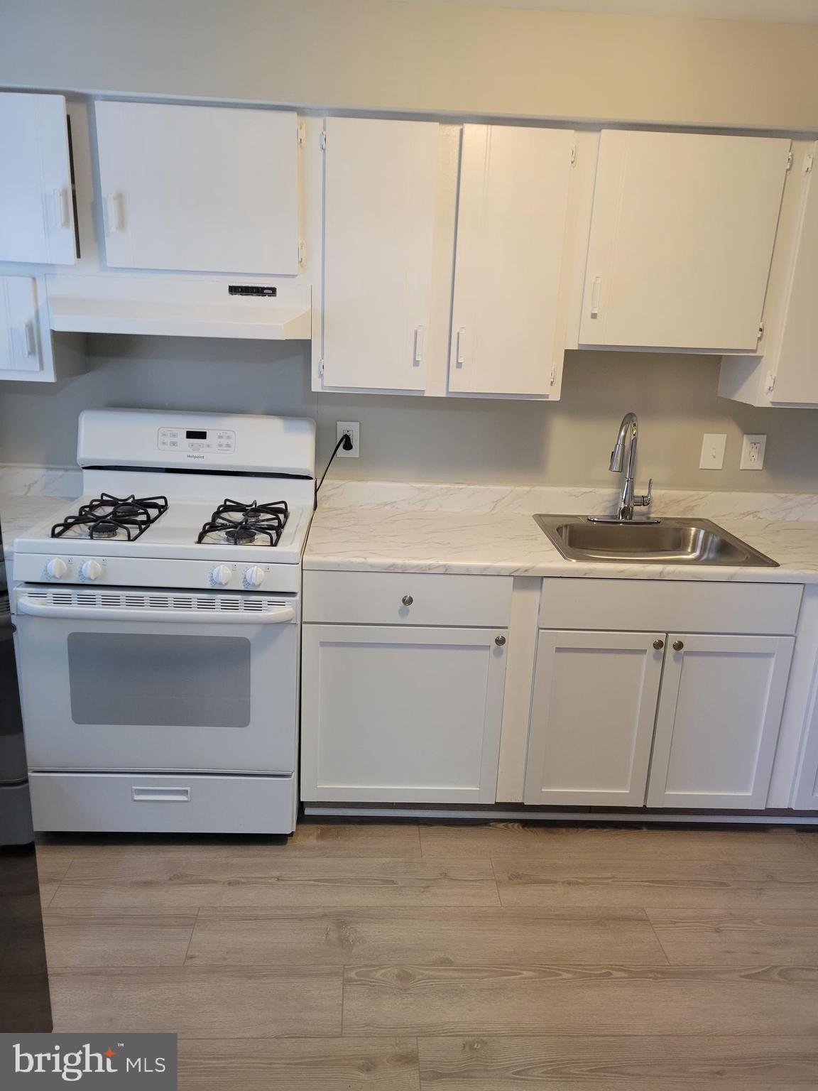 HAWTHORNE - Residential Lease