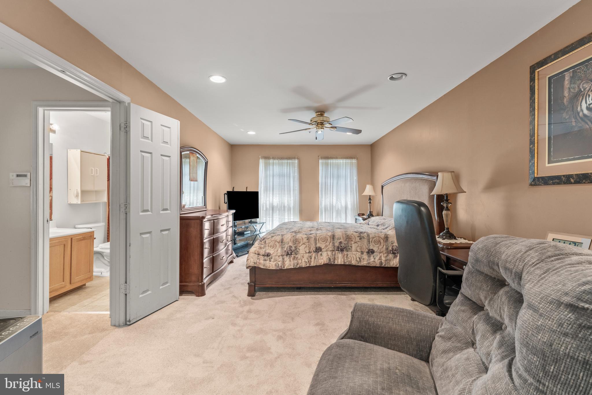 CHELTENHAM KNOLLS - Residential