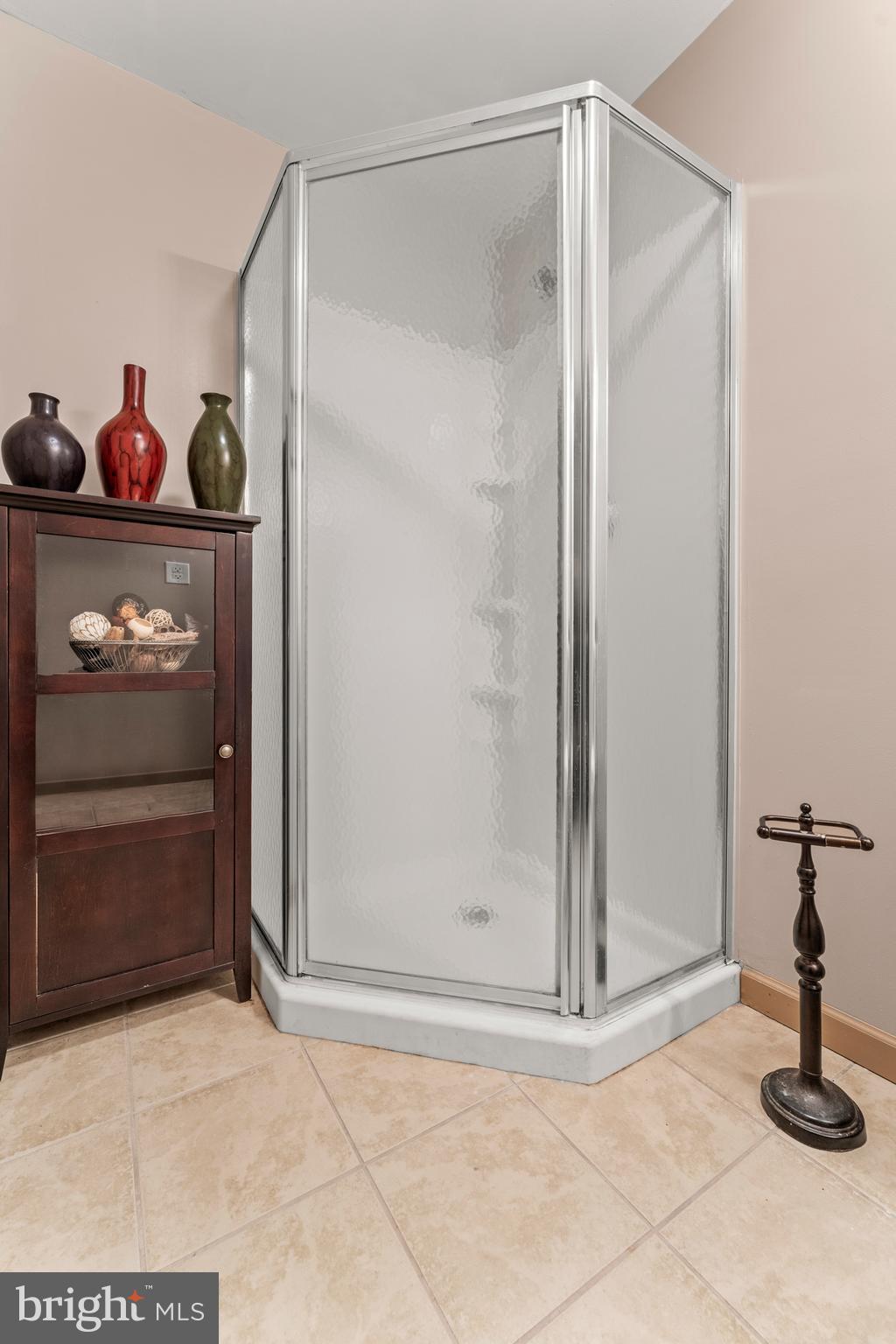 CHELTENHAM KNOLLS - Residential