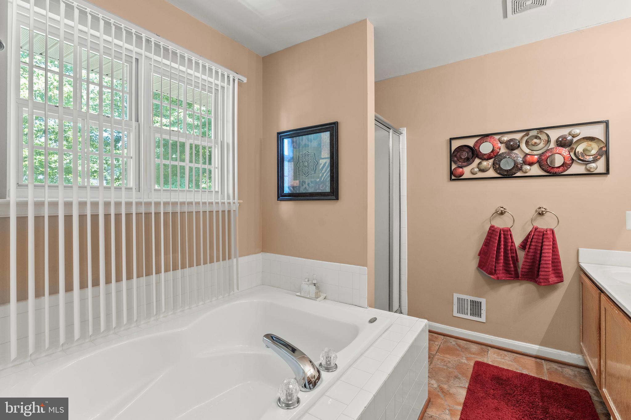 CHELTENHAM KNOLLS - Residential