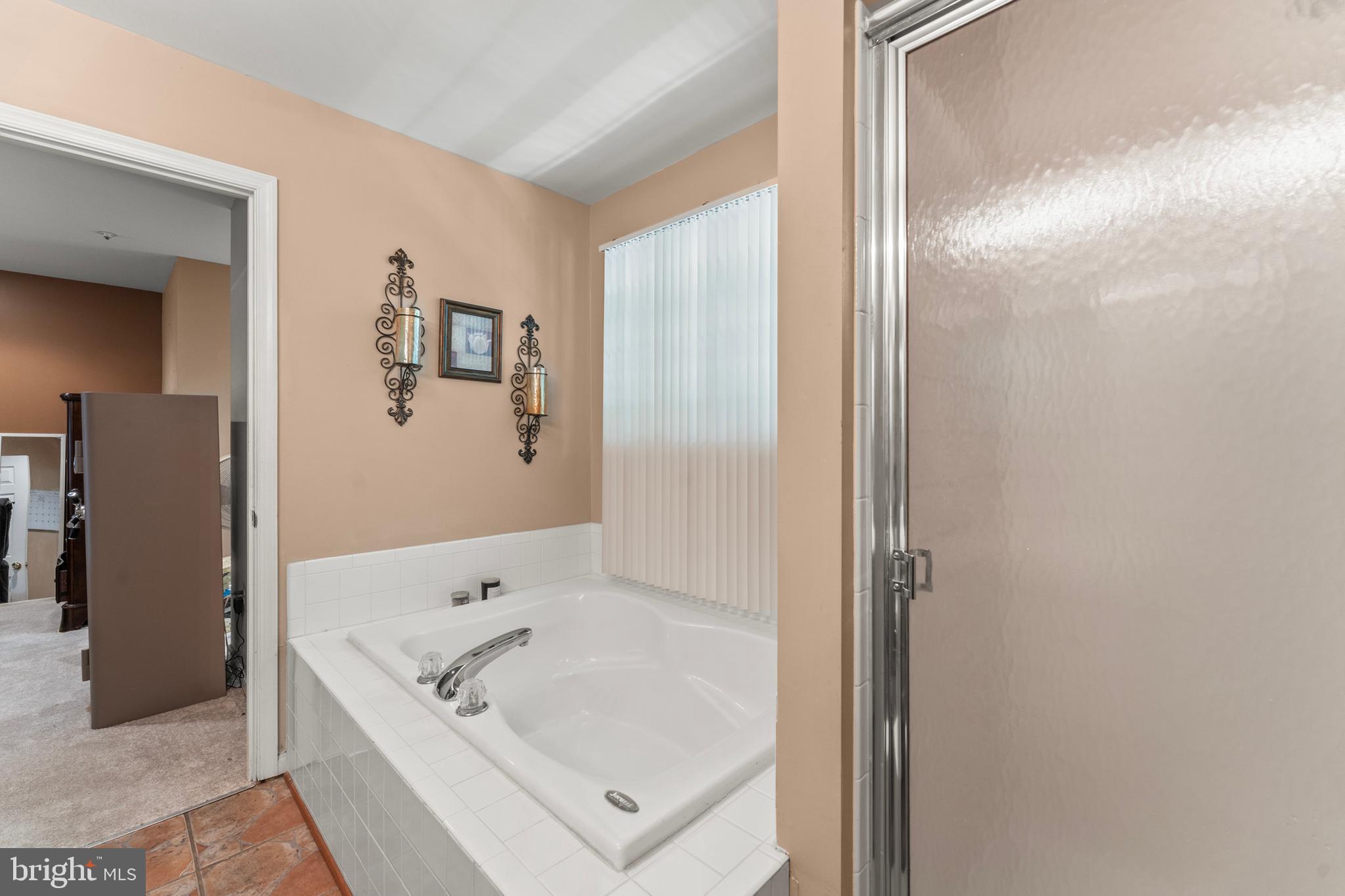 CHELTENHAM KNOLLS - Residential