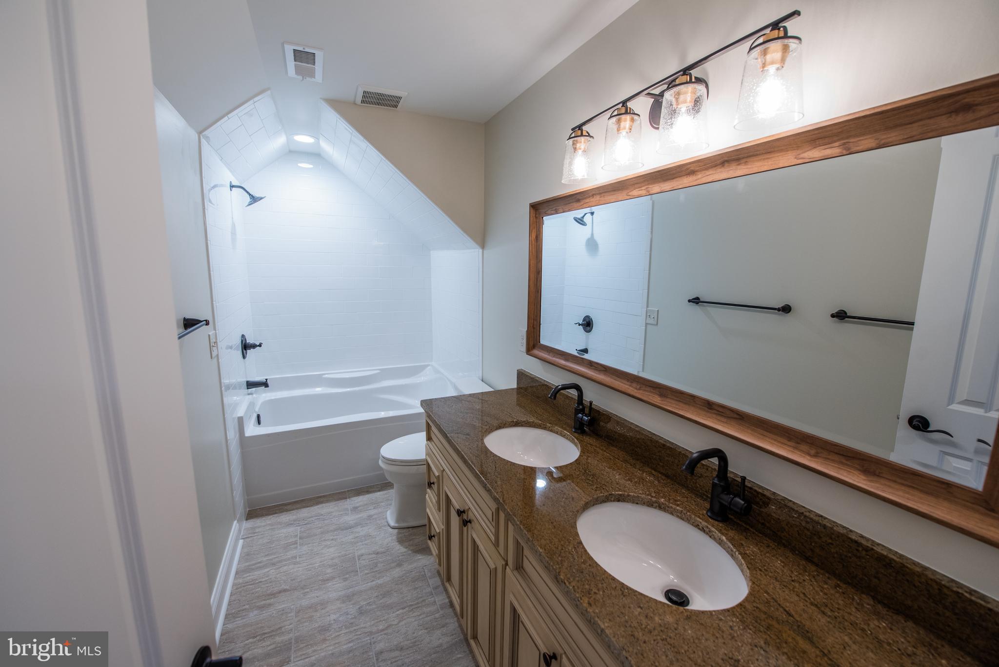 ROUND TOP ESTATES - Residential