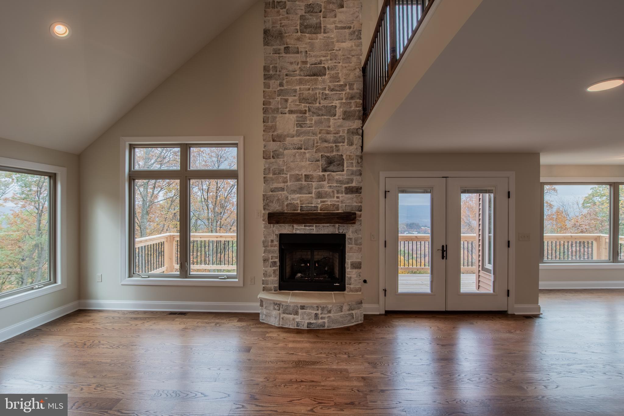 ROUND TOP ESTATES - Residential