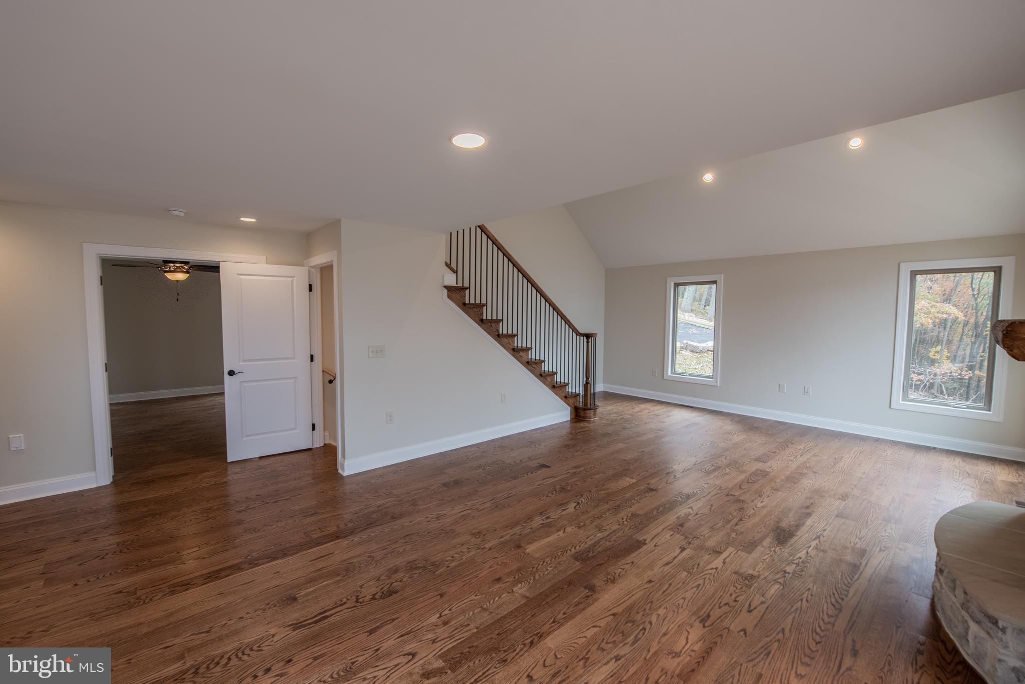 ROUND TOP ESTATES - Residential