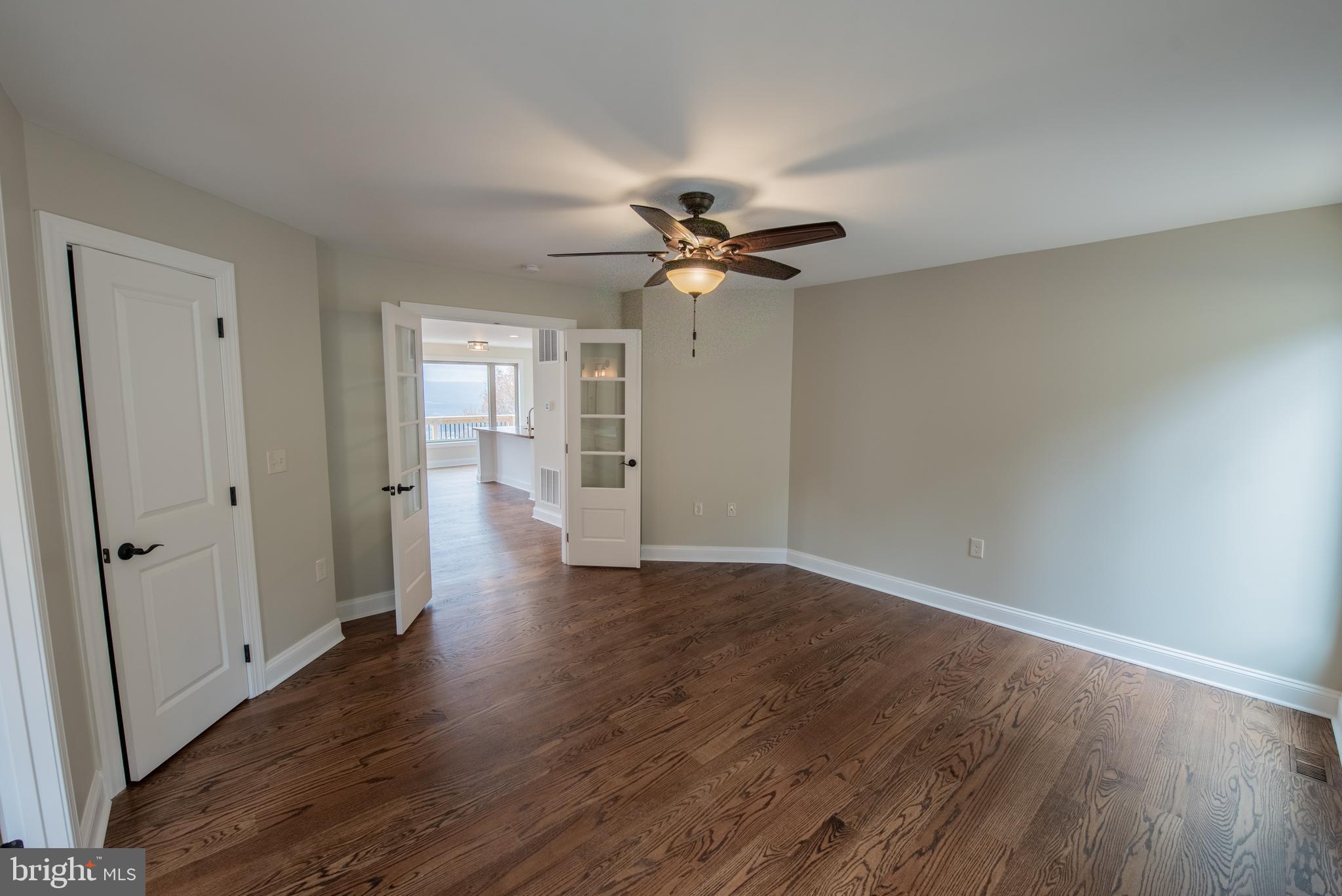 ROUND TOP ESTATES - Residential