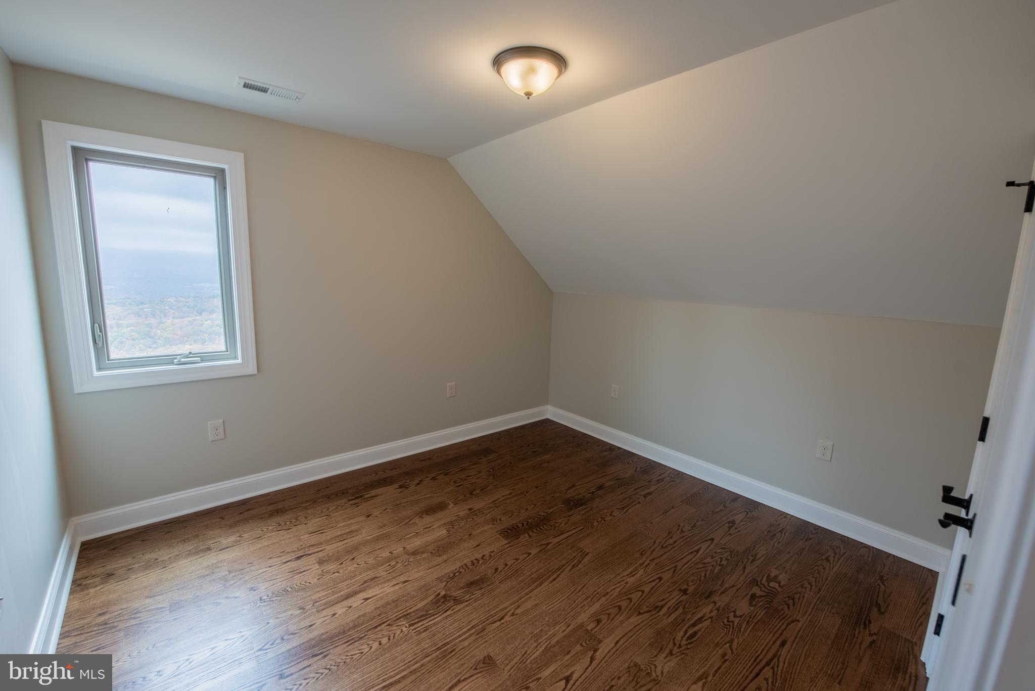 ROUND TOP ESTATES - Residential