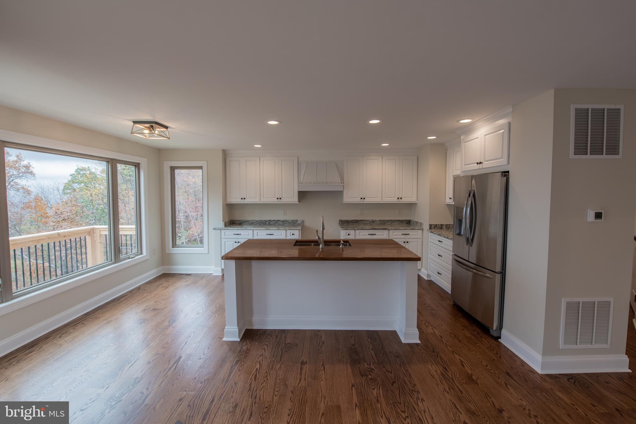 ROUND TOP ESTATES - Residential