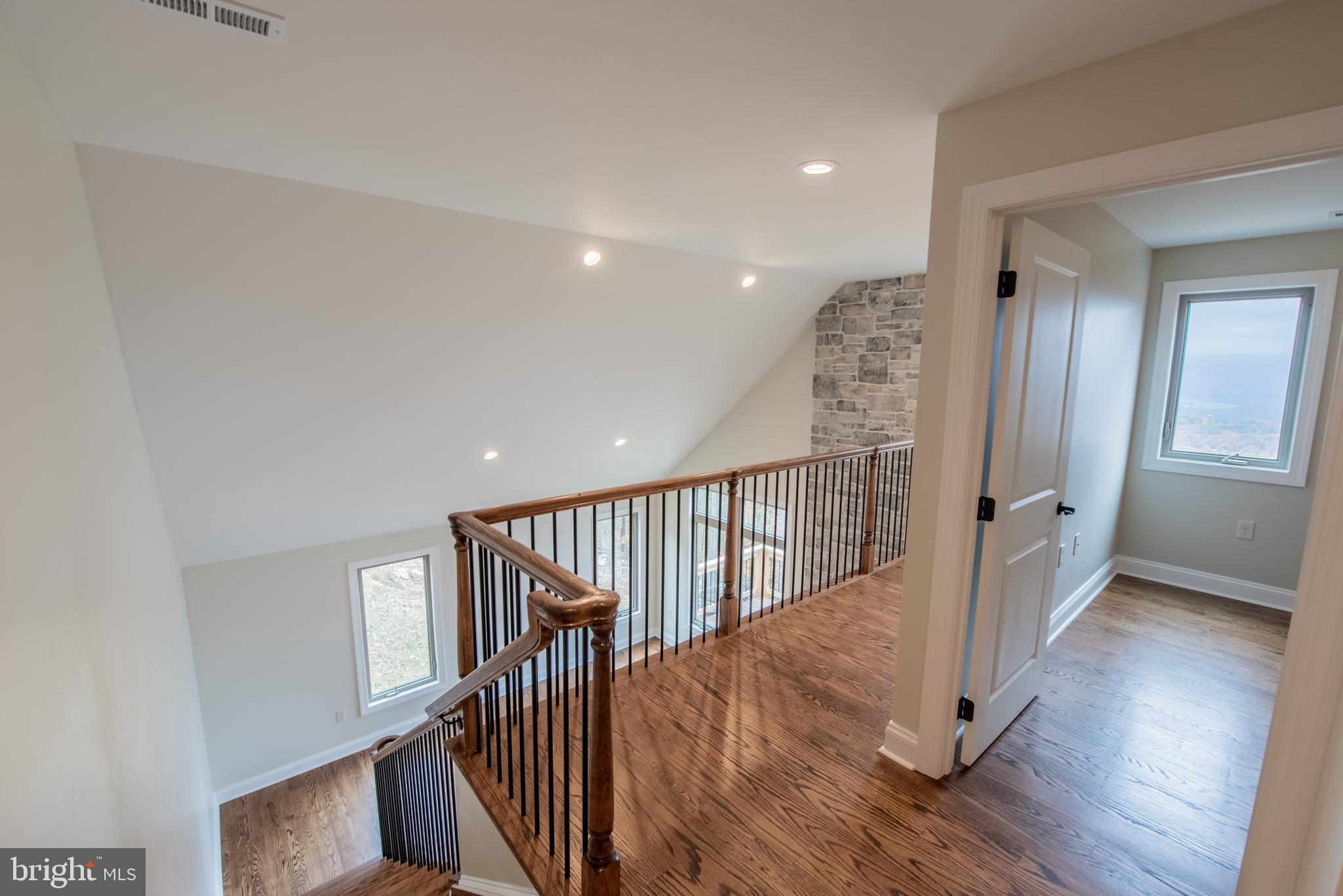 ROUND TOP ESTATES - Residential