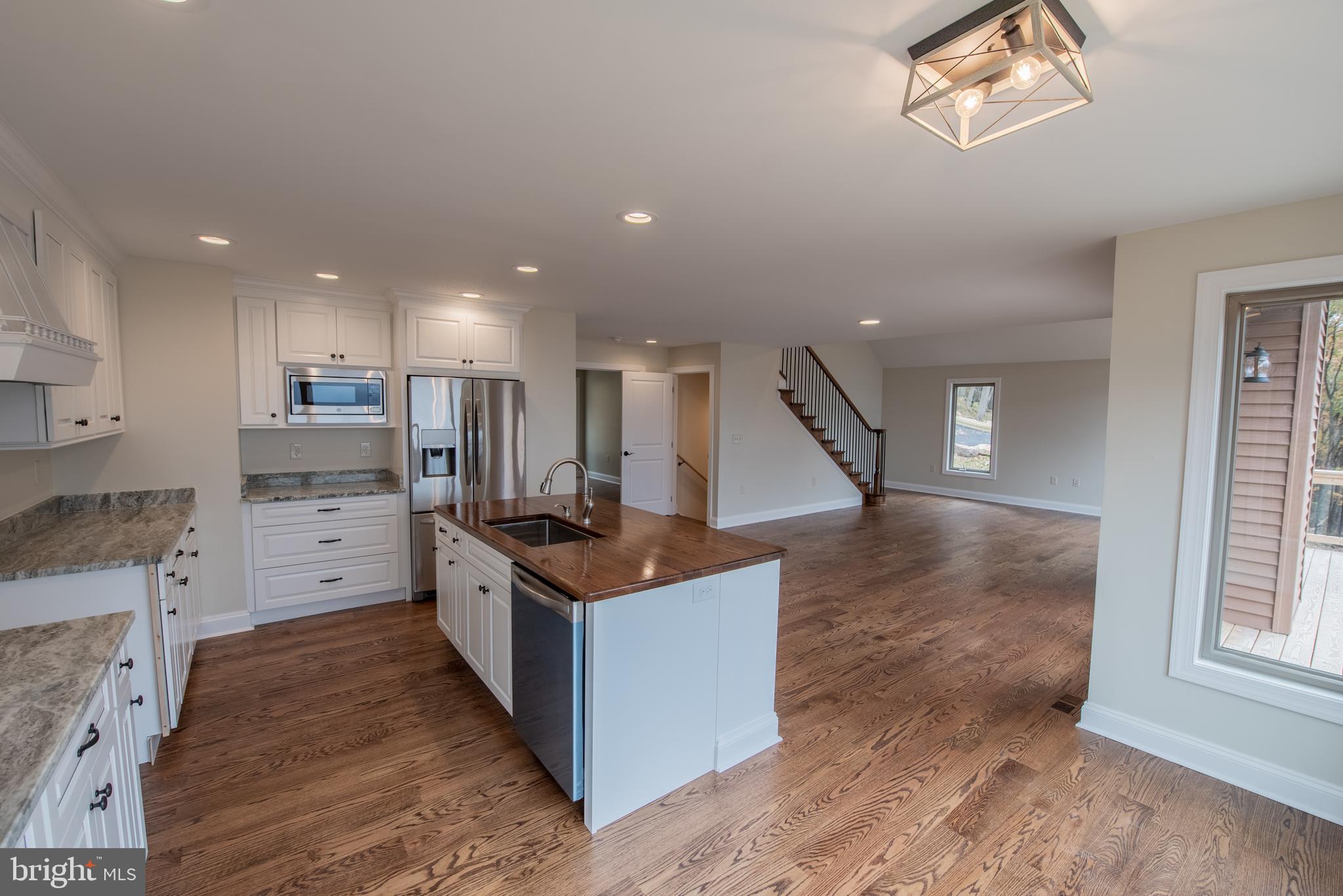 ROUND TOP ESTATES - Residential