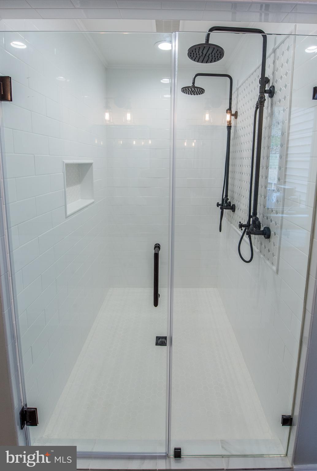 ROUND TOP ESTATES - Residential