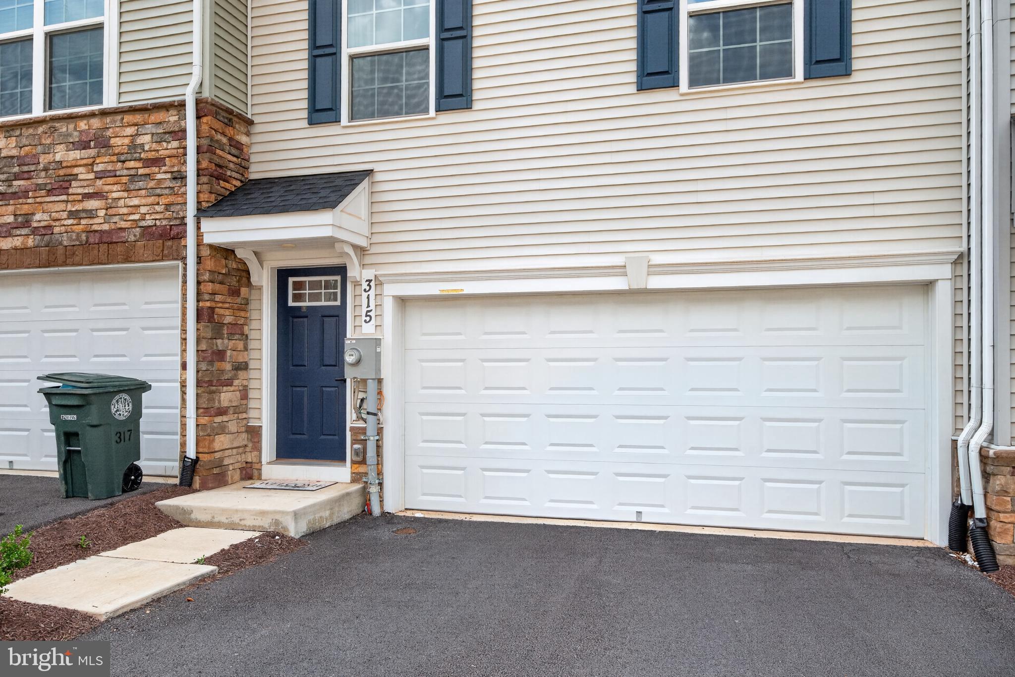 315 PACA GARDENS LN.
