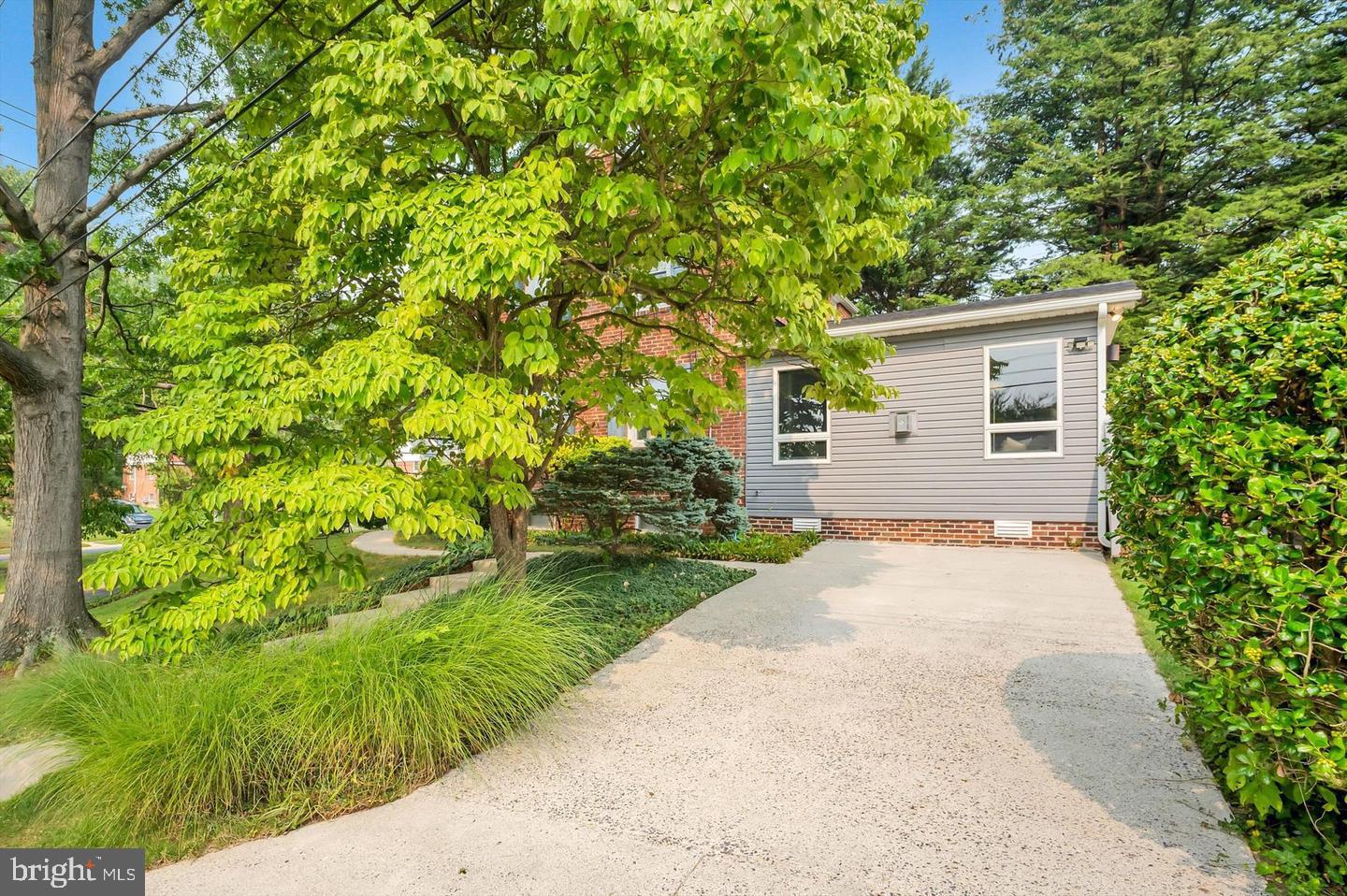 1004 DENNIS AVENUE