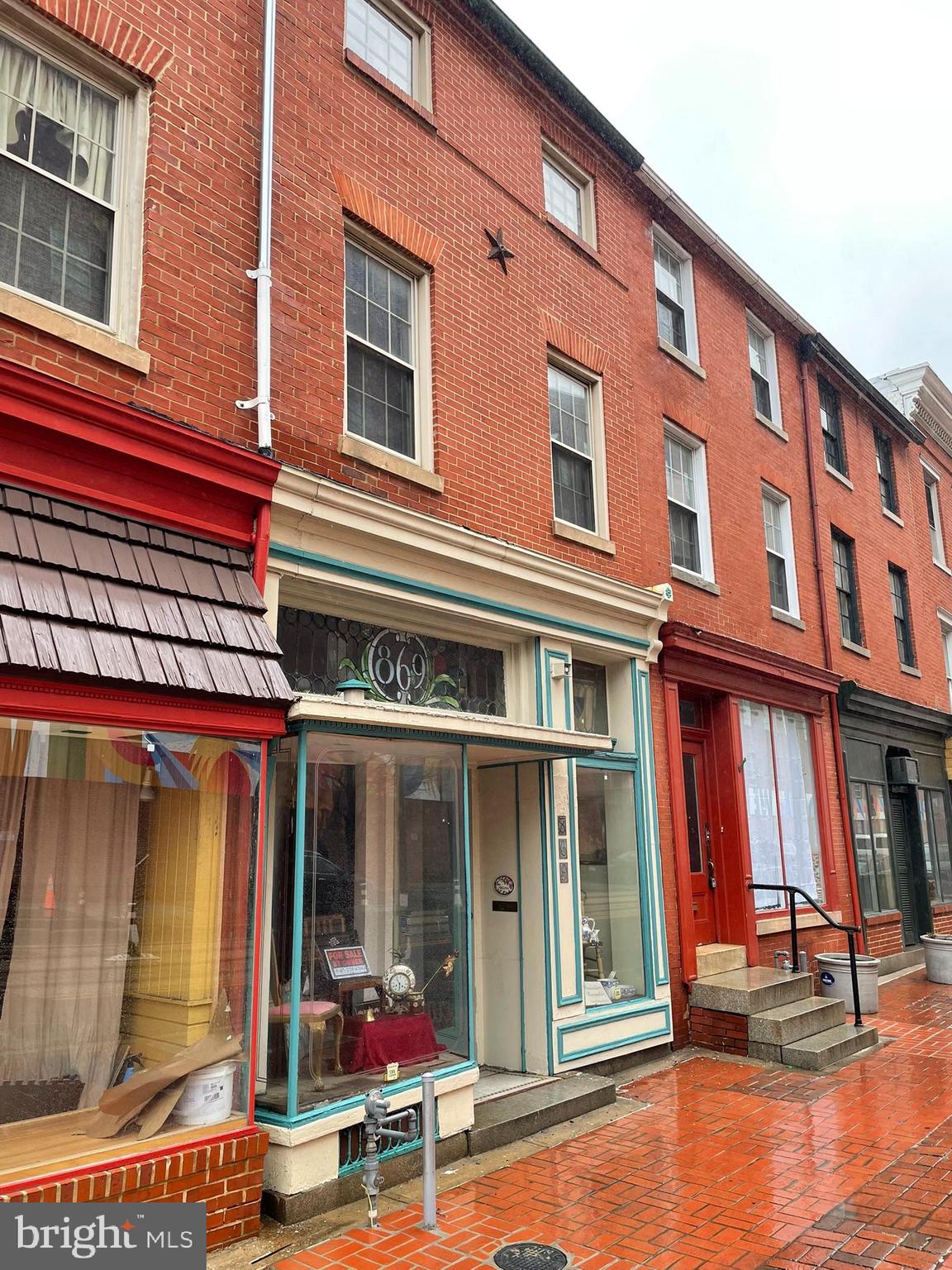 869 N HOWARD STREET