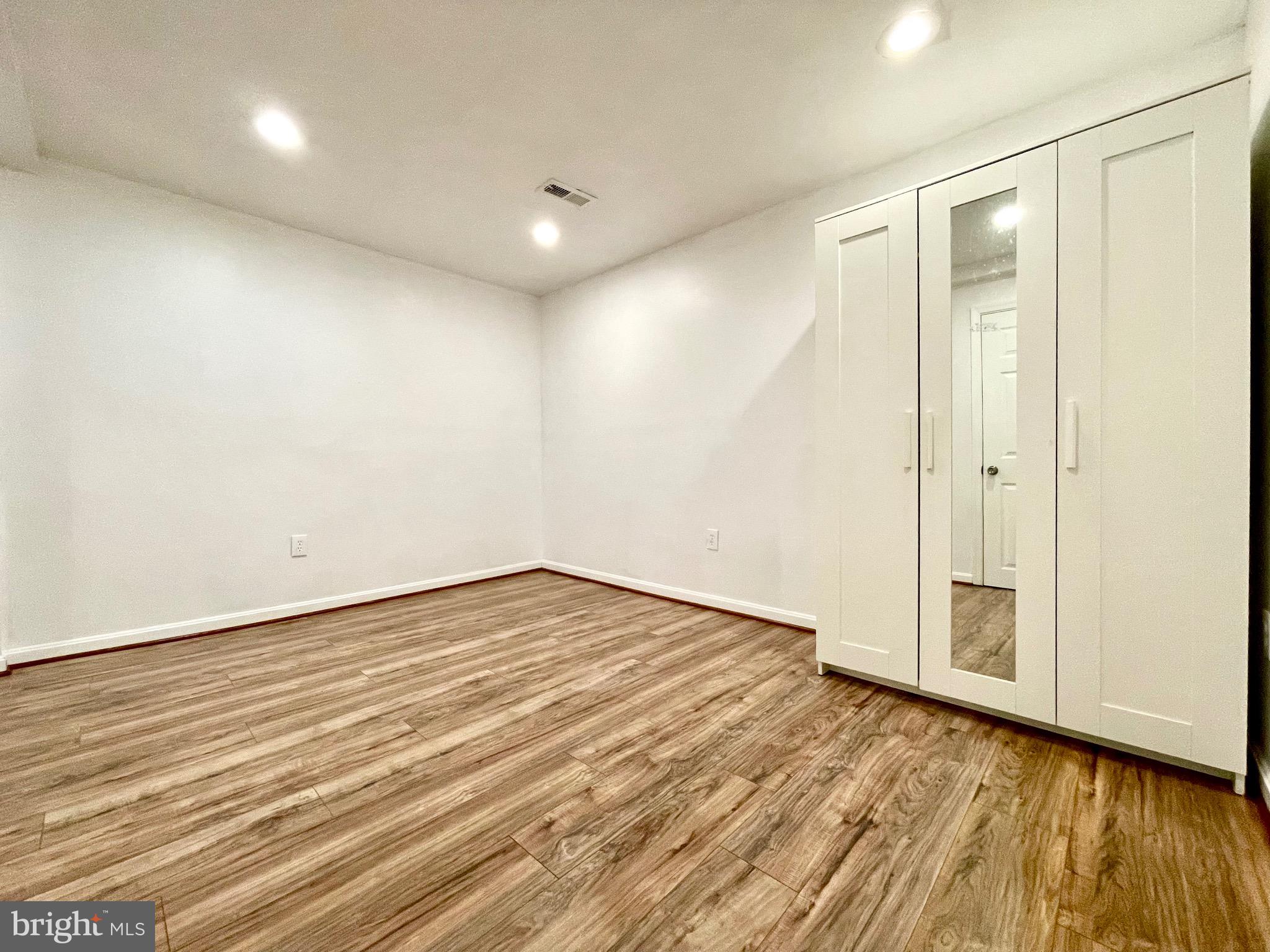 CROFTON SQUARE - Residential