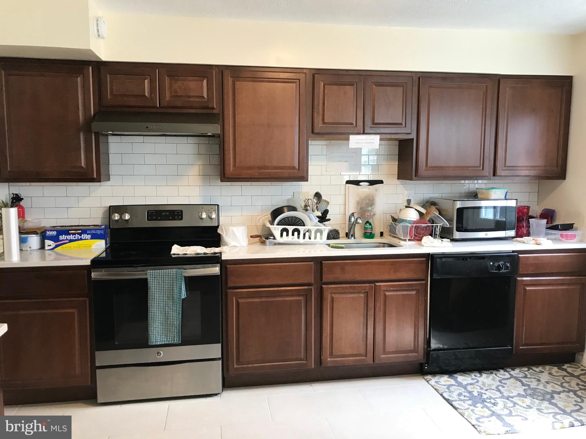 FOREST GLEN KNOLLS - Residential