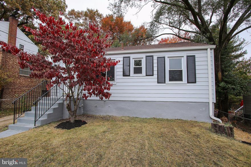 Ready to Move In!! Amazing Home with Luxurious Amenities in the City Of College Park!! Superb Location Minutes  to University Of MD. Live in THE DC METRO and enjoy everything it has to offer!!