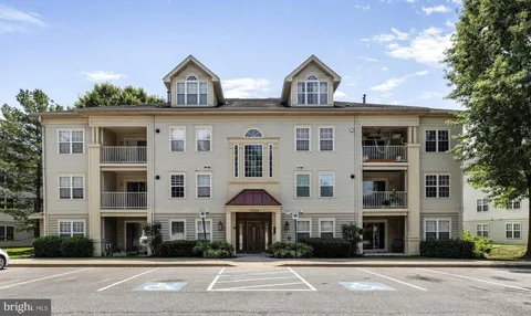 11804 Eton Manor Drive Unit 203, Germantown, MD MLS: MDMC2192754