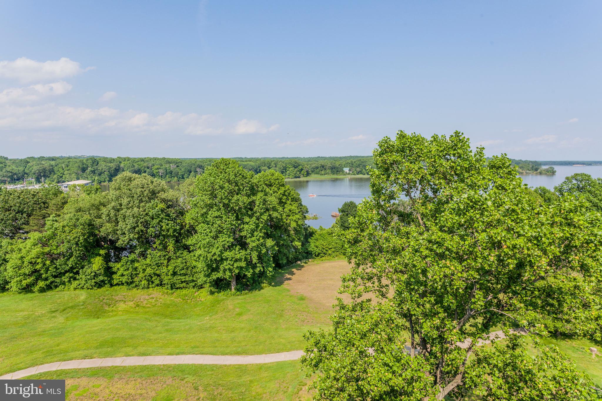 BELMONT BAY - Residential
