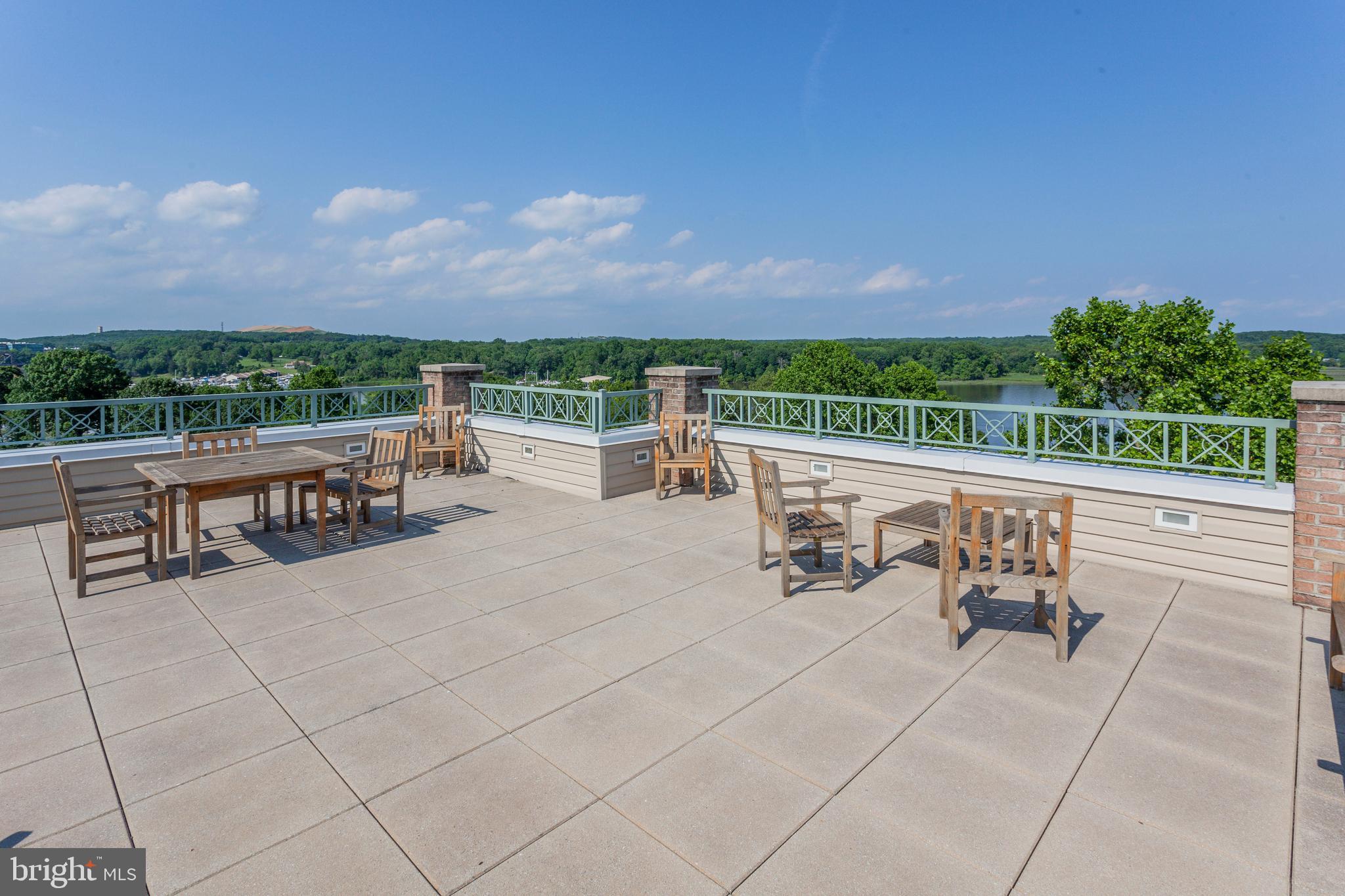 BELMONT BAY - Residential