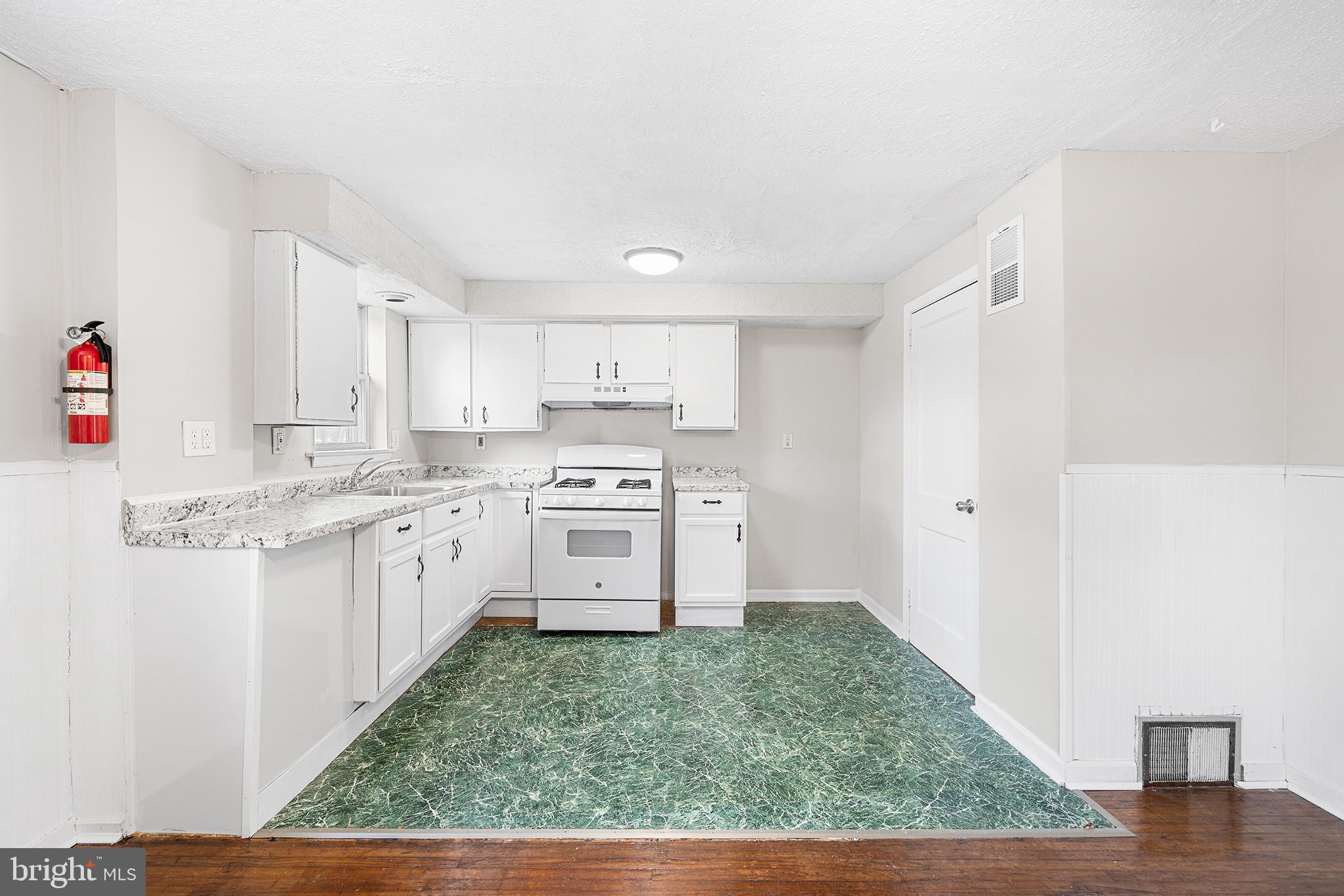 LEEDOM ESTS - Residential