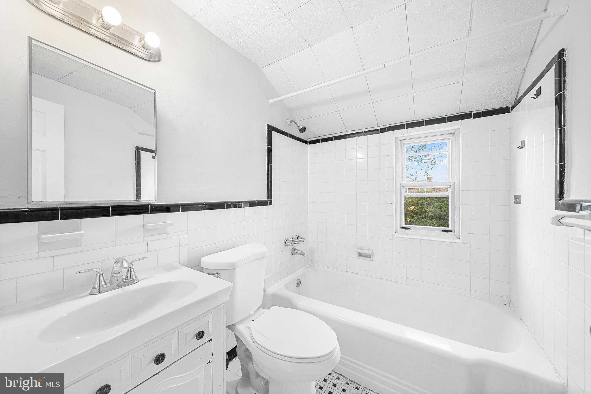 LEEDOM ESTS - Residential