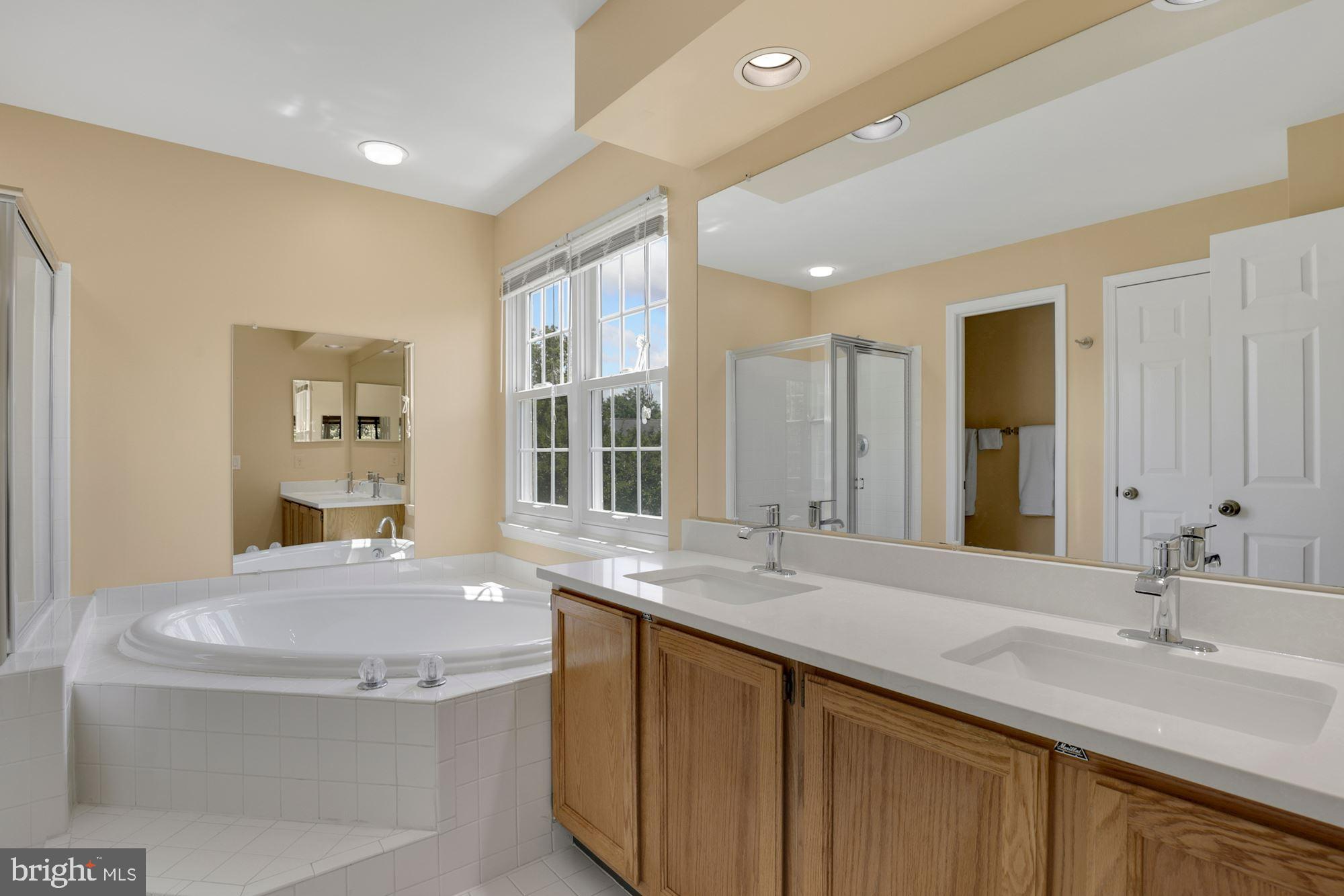 THE PROVINCES - Residential