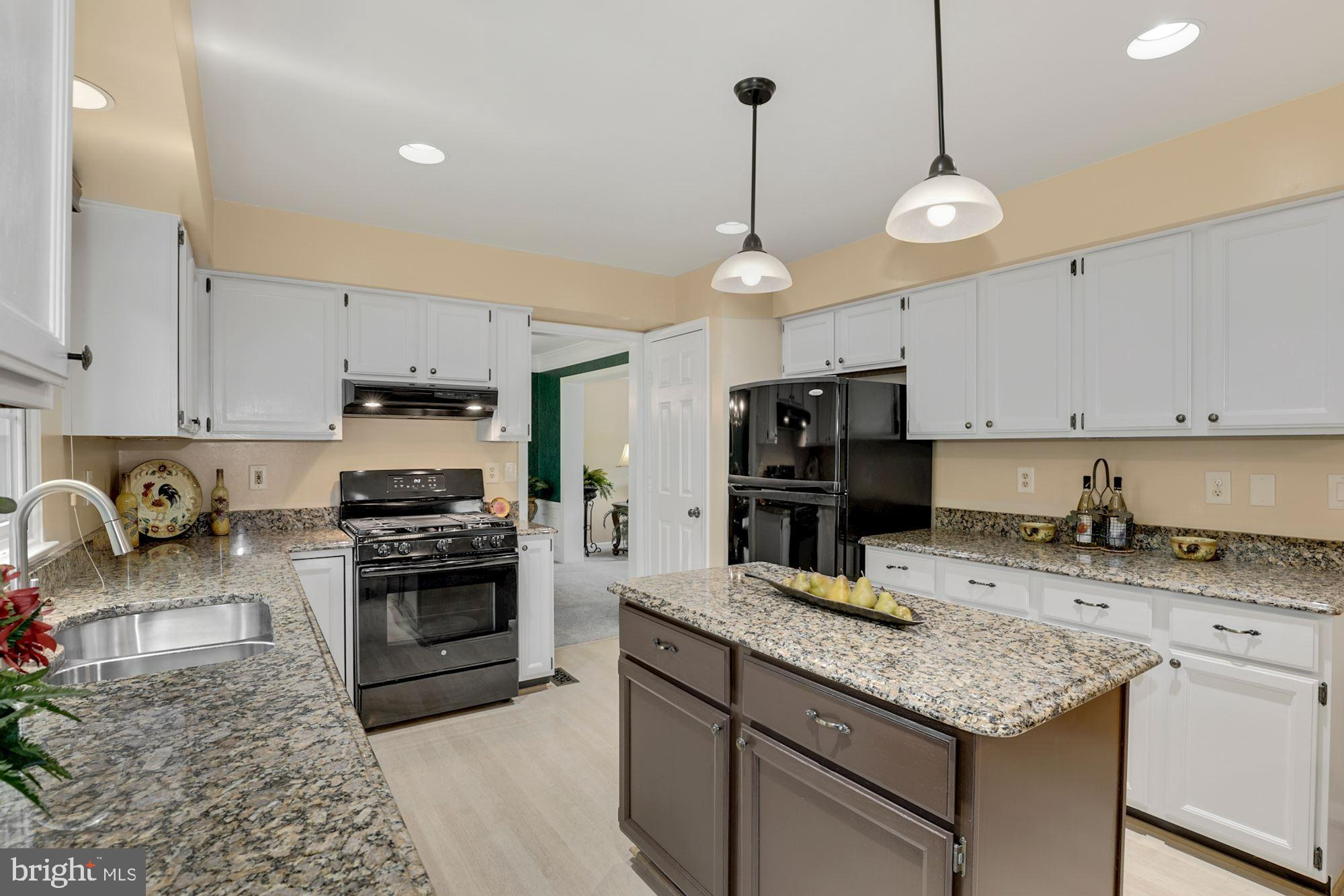 THE PROVINCES - Residential