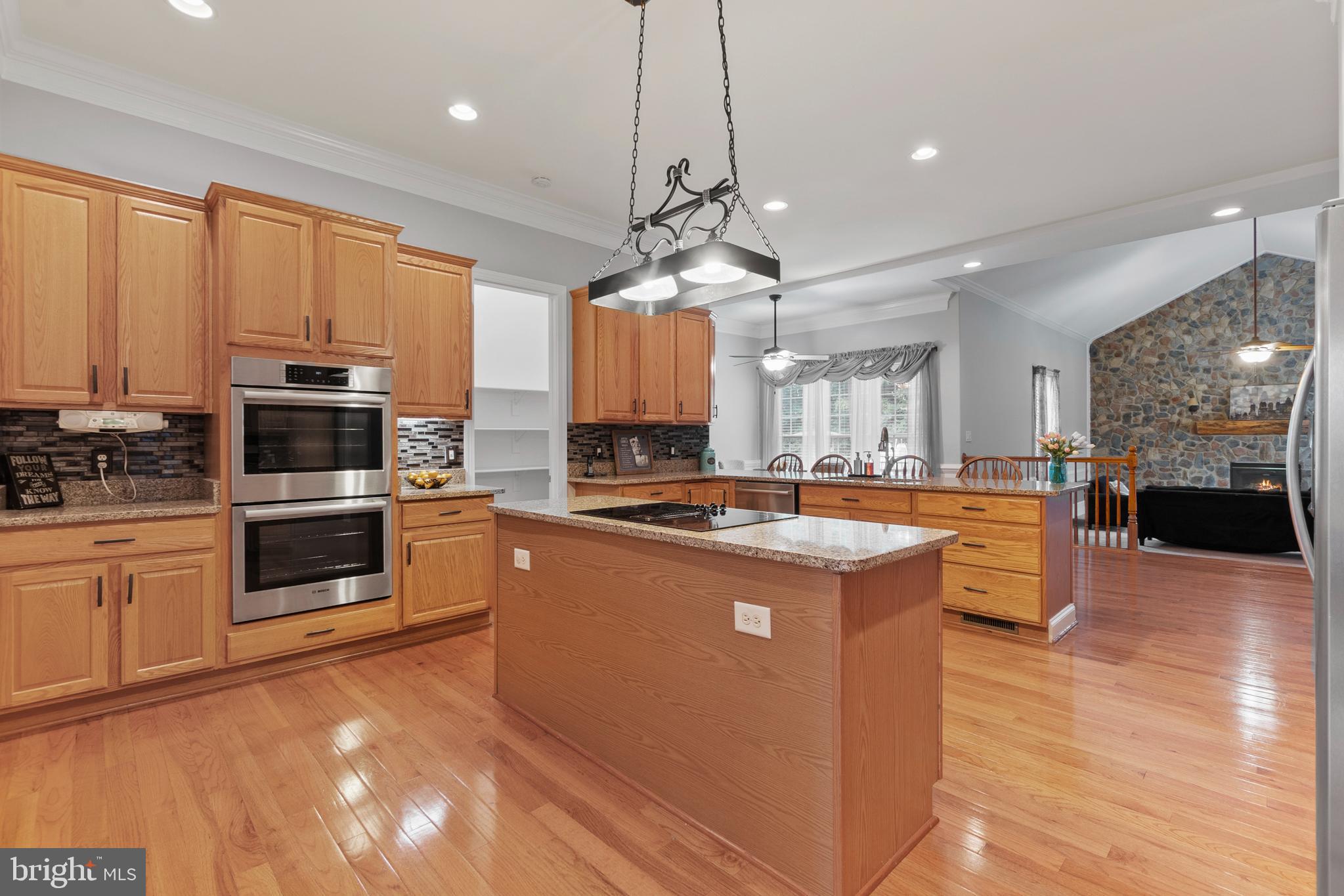 MAPLE HILL'S AFFLUENT - Residential