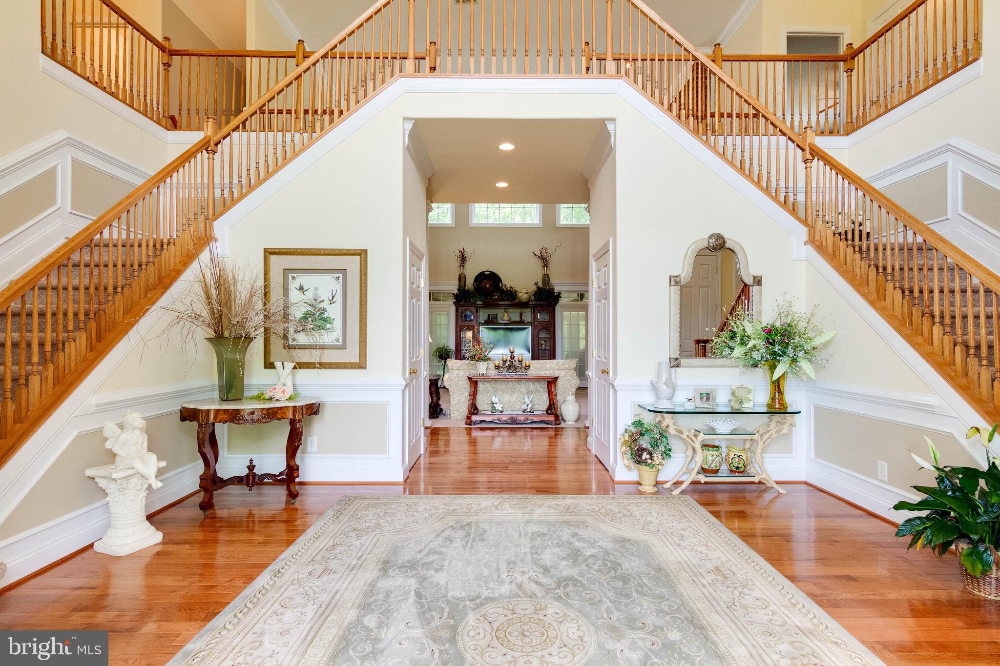 MAPLE HILL'S AFFLUENT - Residential