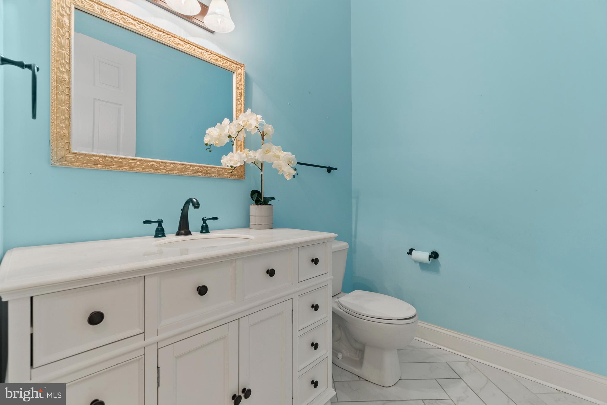 MAPLE HILL'S AFFLUENT - Residential