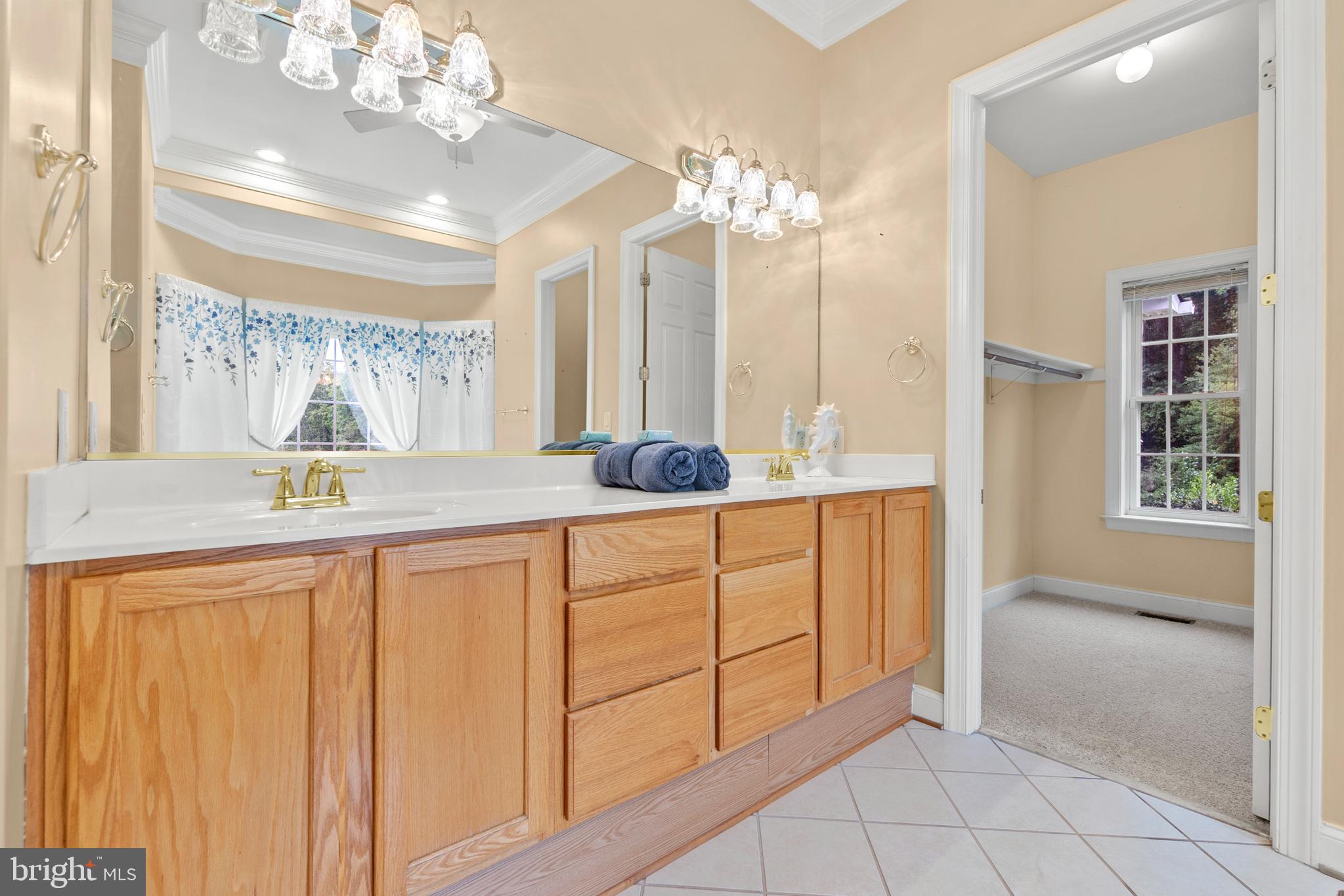 MAPLE HILL'S AFFLUENT - Residential