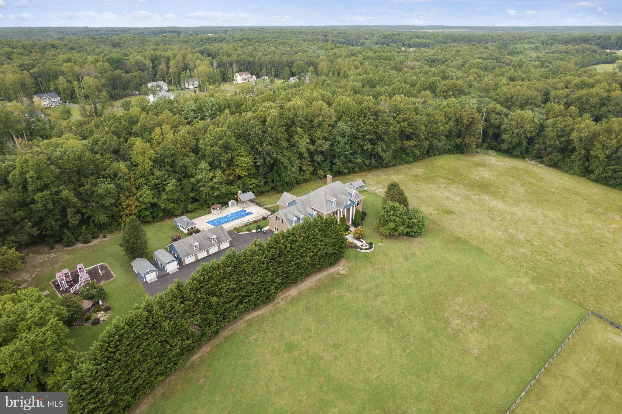 MAPLE HILL'S AFFLUENT - Residential